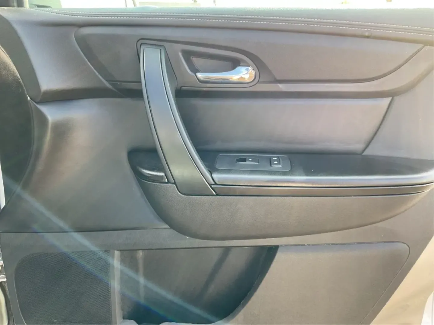 2017 Chevrolet Traverse 1LT (1GNKRGKDXHJ) with an 3.6L V-6 gasoline direct injection engine, located at 880 E. National Road, Vandalia, OH, 45377, (937) 908-9800, 39.891918, -84.183594 - ### Discover Your Next Family Adventure with the 2017 Chevrolet Traverse 1LT at Advantage Car and Credit - Troy!<br /> <br /> Are you searching for a reliable vehicle that can comfortably accommodate your growing family or serve as the perfect companion for weekend getaways? Look no further than the - Photo#18