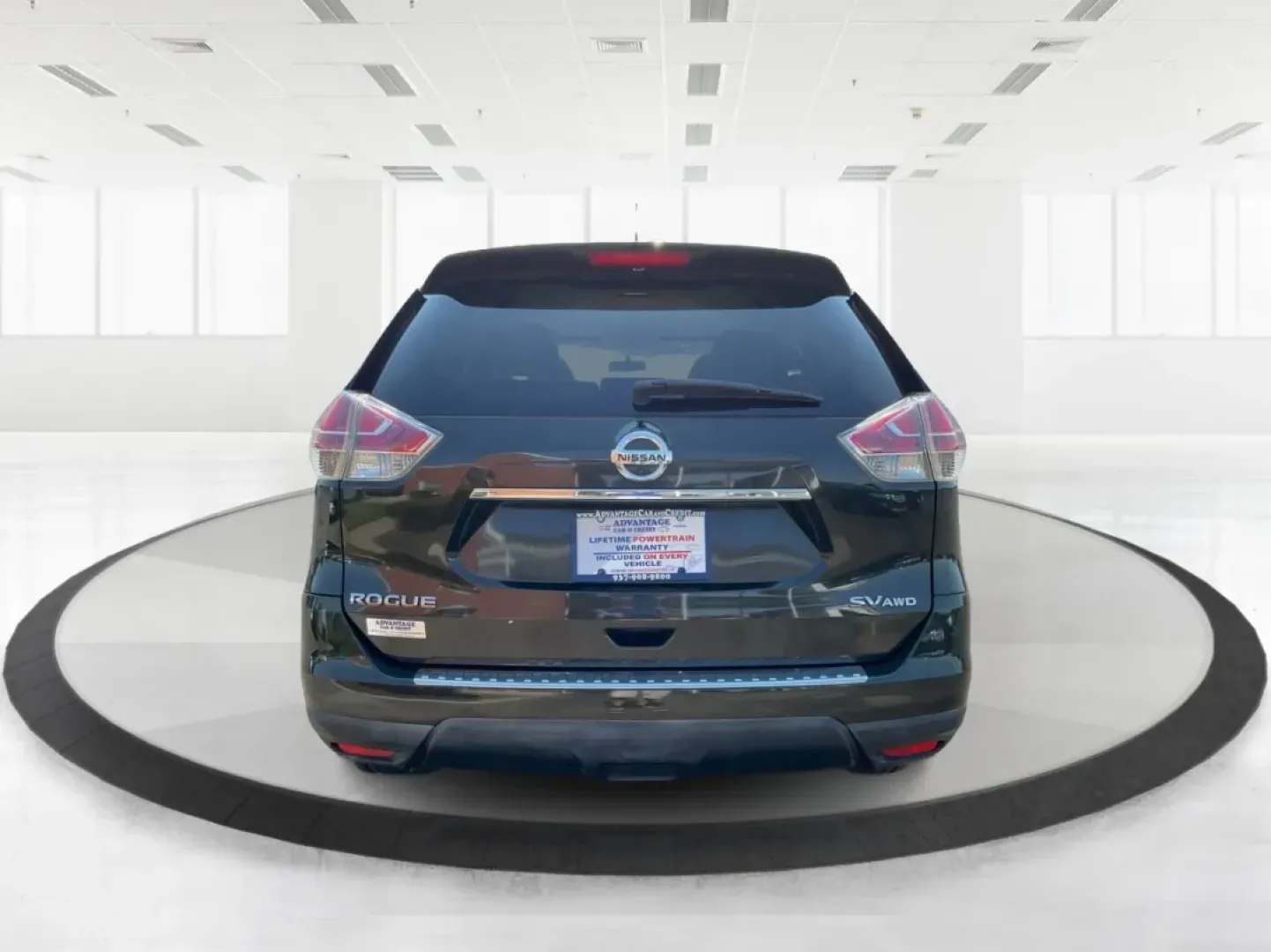 2015 Nissan Rogue SV (5N1AT2MV9FC) with an 2.5L I-4 DOHC engine, located at 4508 South Dixie Dr, Moraine, OH, 45439, (937) 908-9800, 39.689976, -84.218452 - **Adventure Awaits with the 2015 Nissan Rogue SV at Advantage Car and Credit - Moraine!**<br /> <br /> If you're on the hunt for a versatile and reliable SUV that perfectly fits your active lifestyle, look no further than the stunning 2015 Nissan Rogue SV. Whether you're navigating the bustling stre - Photo#3