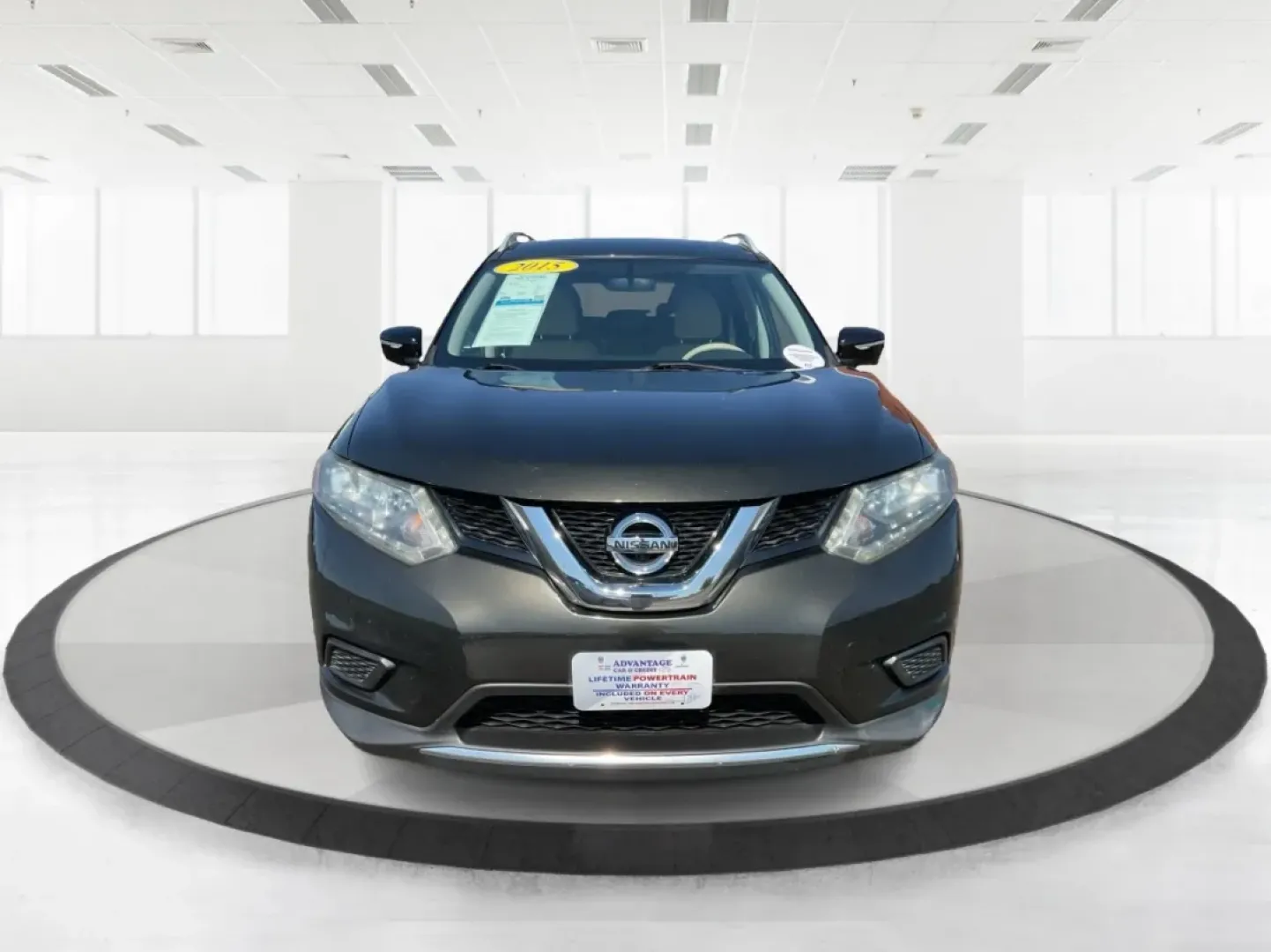 2015 Nissan Rogue SV (5N1AT2MV9FC) with an 2.5L I-4 DOHC engine, located at 4508 South Dixie Dr, Moraine, OH, 45439, (937) 908-9800, 39.689976, -84.218452 - **Adventure Awaits with the 2015 Nissan Rogue SV at Advantage Car and Credit - Moraine!**<br /> <br /> If you're on the hunt for a versatile and reliable SUV that perfectly fits your active lifestyle, look no further than the stunning 2015 Nissan Rogue SV. Whether you're navigating the bustling stre - Photo#7