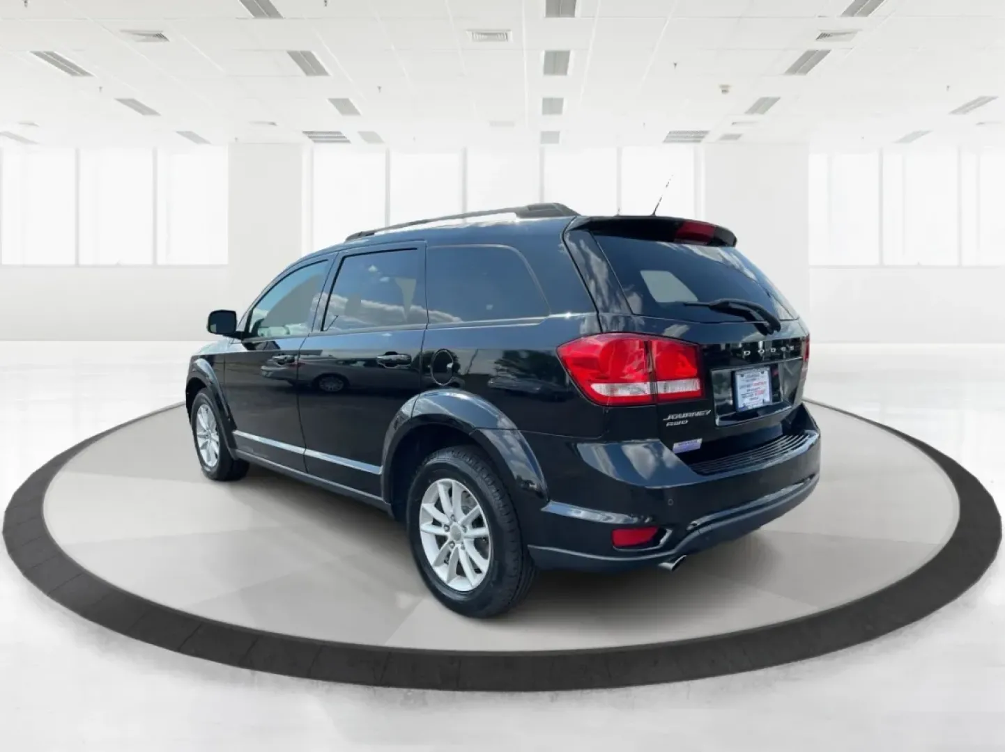 2017 Dodge Journey SXT AWD (3C4PDDBG5HT) with an Pentastar 3.6L V-6 DOHC engine, located at 1230 East Main St, Xenia, OH, 45385, (937) 908-9800, 39.688026, -83.910172 - **Adventure Awaits with the 2017 Dodge Journey SXT AWD at Advantage Car and Credit - Xenia!**<br /> <br /> Are you ready to embrace life's adventures with a reliable and versatile SUV that suits your dynamic lifestyle? The 2017 Dodge Journey SXT AWD is your perfect companion for everything from fami - Photo#4