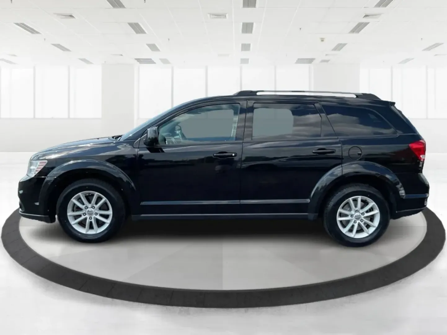 2017 Dodge Journey SXT AWD (3C4PDDBG5HT) with an Pentastar 3.6L V-6 DOHC engine, located at 1230 East Main St, Xenia, OH, 45385, (937) 908-9800, 39.688026, -83.910172 - **Adventure Awaits with the 2017 Dodge Journey SXT AWD at Advantage Car and Credit - Xenia!**<br /> <br /> Are you ready to embrace life's adventures with a reliable and versatile SUV that suits your dynamic lifestyle? The 2017 Dodge Journey SXT AWD is your perfect companion for everything from fami - Photo#5