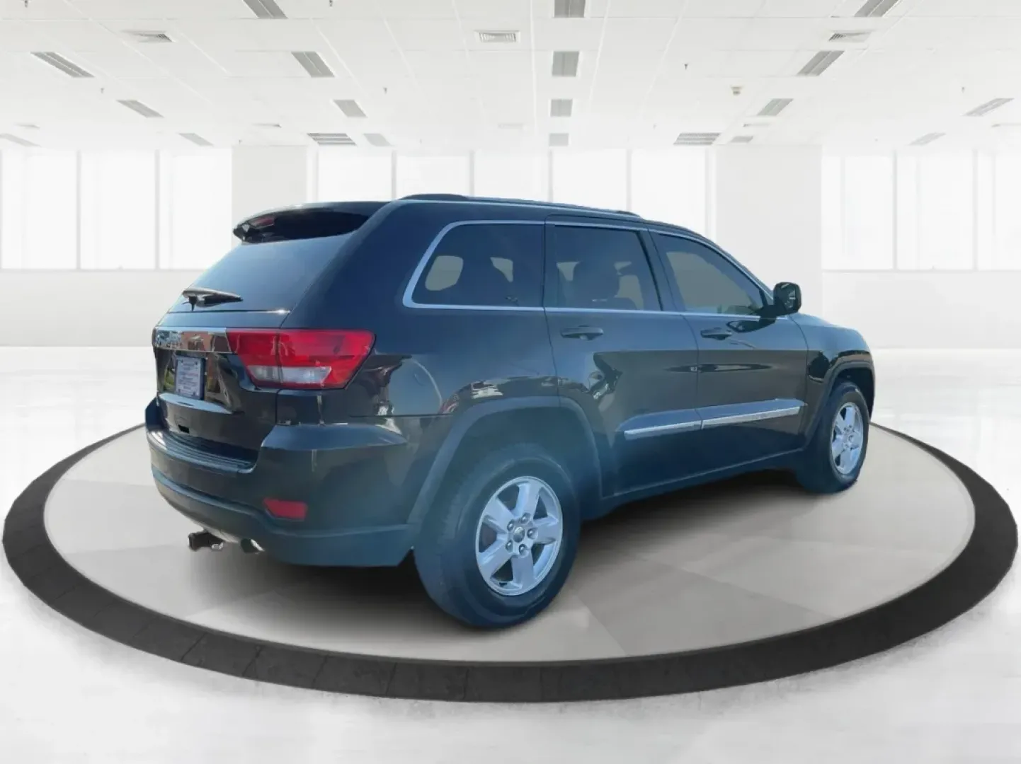 2011 Jeep Grand Cherokee Laredo (1J4RR4GG4BC) with an Other engine, located at 8750 N County Rd 25A, Piqua, OH, 45356, (937) 908-9800, 40.164391, -84.232513 - **Adventure Awaits with the 2011 Jeep Grand Cherokee Laredo at Advantage Car and Credit in Troy, OH!**<br /> <br /> Are you ready to elevate your family adventures or weekend getaways? The 2011 Jeep Grand Cherokee Laredo is the SUV that can take you there, whether it's off the beaten path or cruisin - Photo#2
