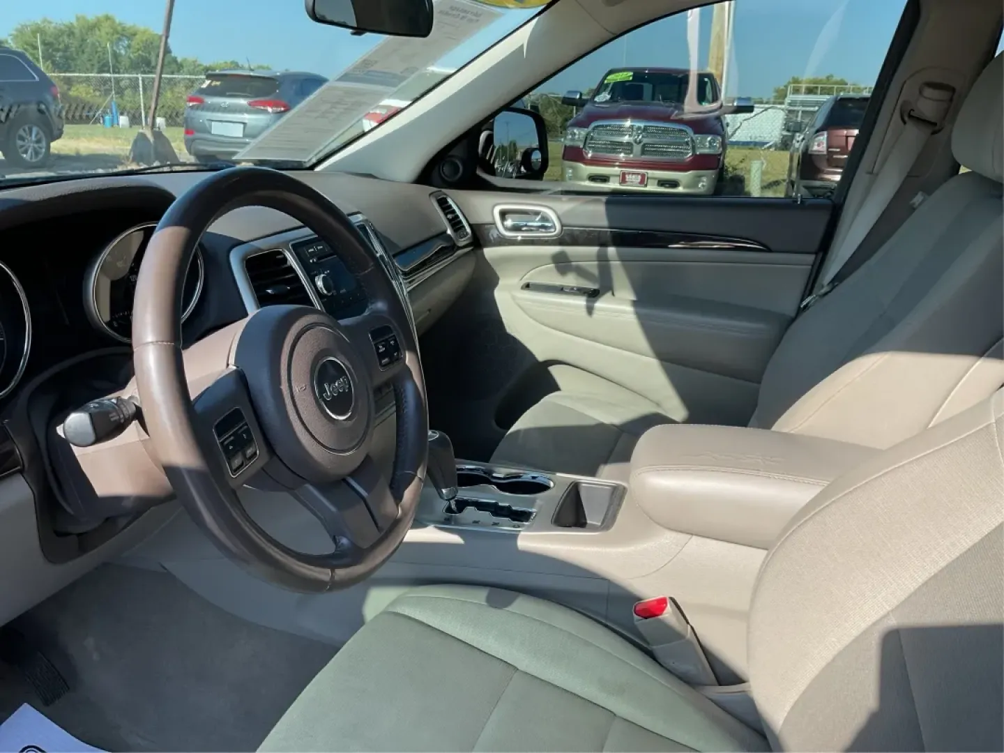 2011 Jeep Grand Cherokee Laredo (1J4RR4GG4BC) with an Other engine, located at 8750 N County Rd 25A, Piqua, OH, 45356, (937) 908-9800, 40.164391, -84.232513 - **Adventure Awaits with the 2011 Jeep Grand Cherokee Laredo at Advantage Car and Credit in Troy, OH!**<br /> <br /> Are you ready to elevate your family adventures or weekend getaways? The 2011 Jeep Grand Cherokee Laredo is the SUV that can take you there, whether it's off the beaten path or cruisin - Photo#9
