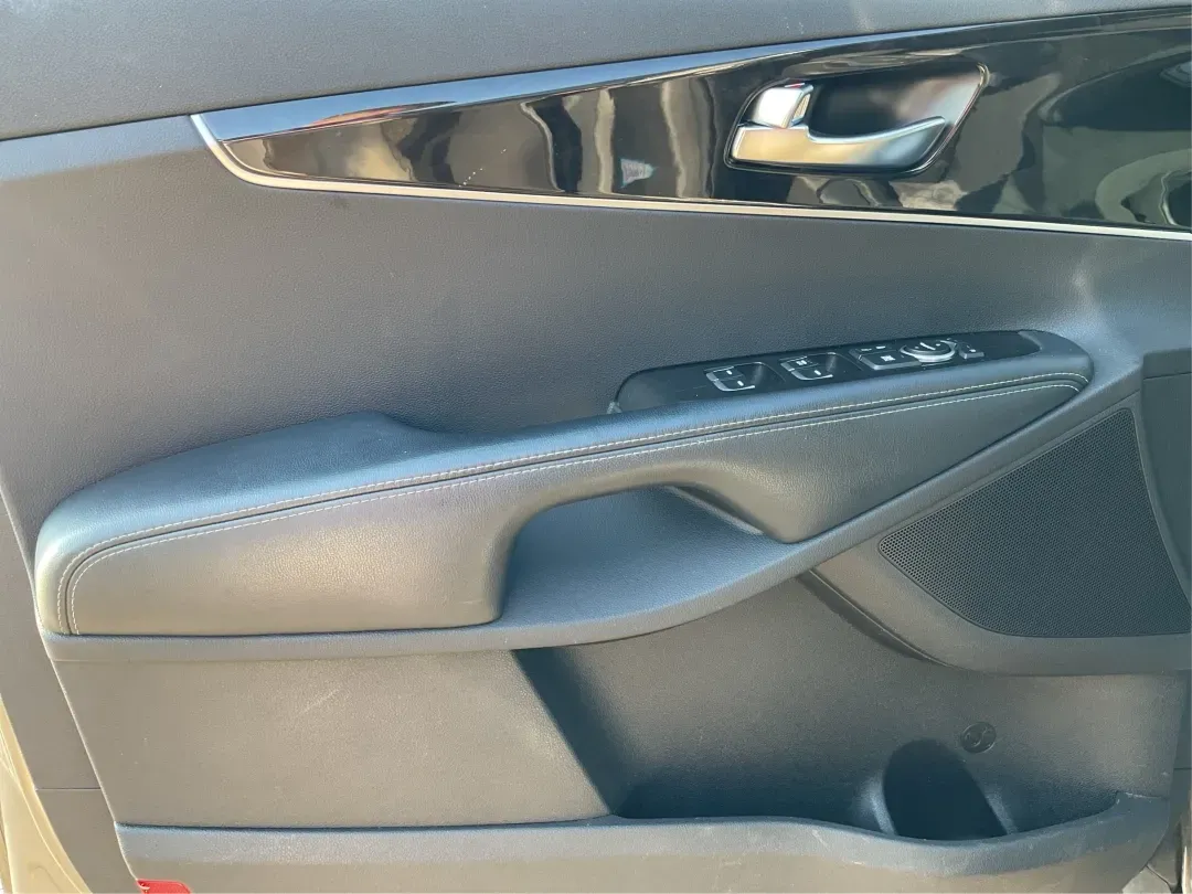 2017 Kia Sorento 3.3L LX (5XYPGDA53HG) with an Lambda II 3.3L V-6 gasoline direct injection engine, located at 1099 N County Rd 25A , Troy, OH, 45373, (937) 908-9800, 40.057079, -84.212883 - **Adventure Awaits in the 2017 Kia Sorento: Your Perfect Family SUV!**<br /> <br /> Are you ready to embark on unforgettable family road trips or weekend getaways? Look no further than the 2017 Kia Sorento, a versatile and comfortable SUV that's perfect for growing families and adventure-seekers ali - Photo#17