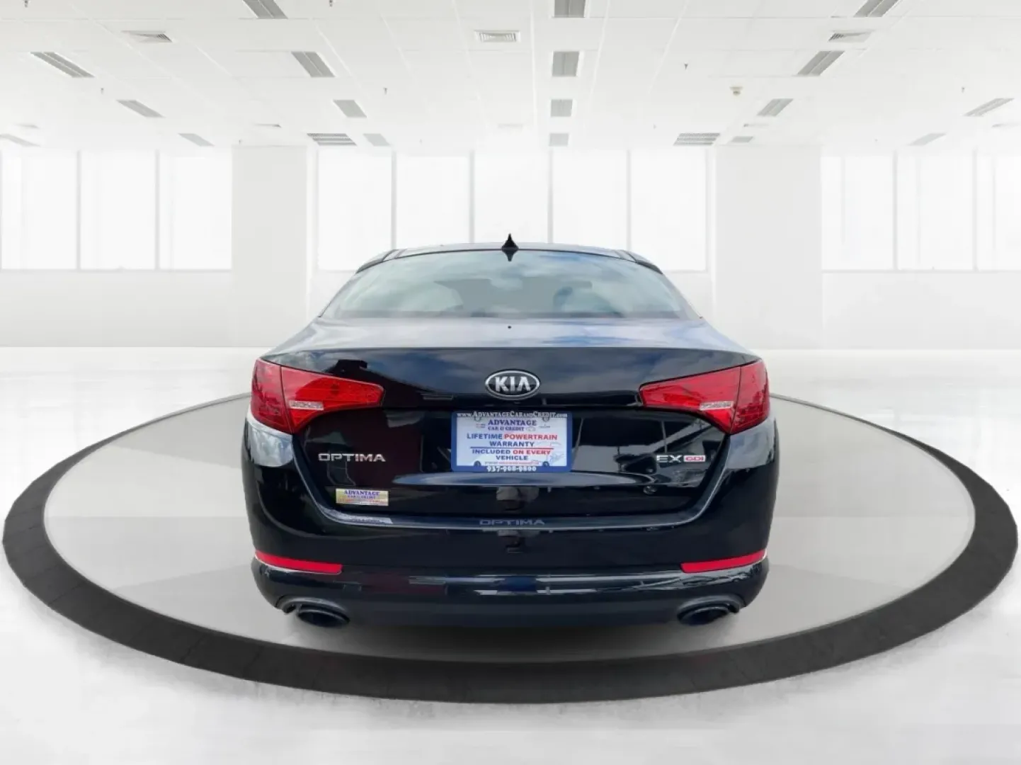 2013 Kia Optima EX (5XXGN4A74DG) with an 2.4L I-4 gasoline direct injection engine, located at 4508 South Dixie Dr, Moraine, OH, 45439, (937) 908-9800, 39.689976, -84.218452 - ### Elevate Your Daily Drive with the 2013 Kia Optima EX at Advantage Car and Credit in Fairborn, OH!<br /> <br /> Are you in search of a reliable sedan that perfectly balances style, comfort, and advanced features? Look no further than the 2013 Kia Optima EX, now available at Advantage Car and Cred - Photo#3