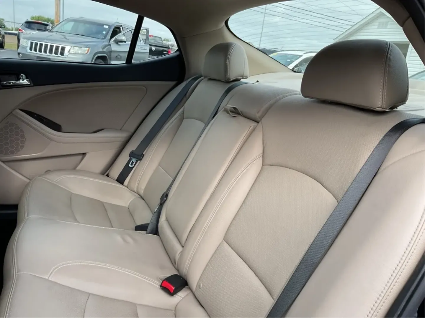 2013 Kia Optima EX (5XXGN4A74DG) with an 2.4L I-4 gasoline direct injection engine, located at 4508 South Dixie Dr, Moraine, OH, 45439, (937) 908-9800, 39.689976, -84.218452 - ### Elevate Your Daily Drive with the 2013 Kia Optima EX at Advantage Car and Credit in Fairborn, OH!<br /> <br /> Are you in search of a reliable sedan that perfectly balances style, comfort, and advanced features? Look no further than the 2013 Kia Optima EX, now available at Advantage Car and Cred - Photo#10