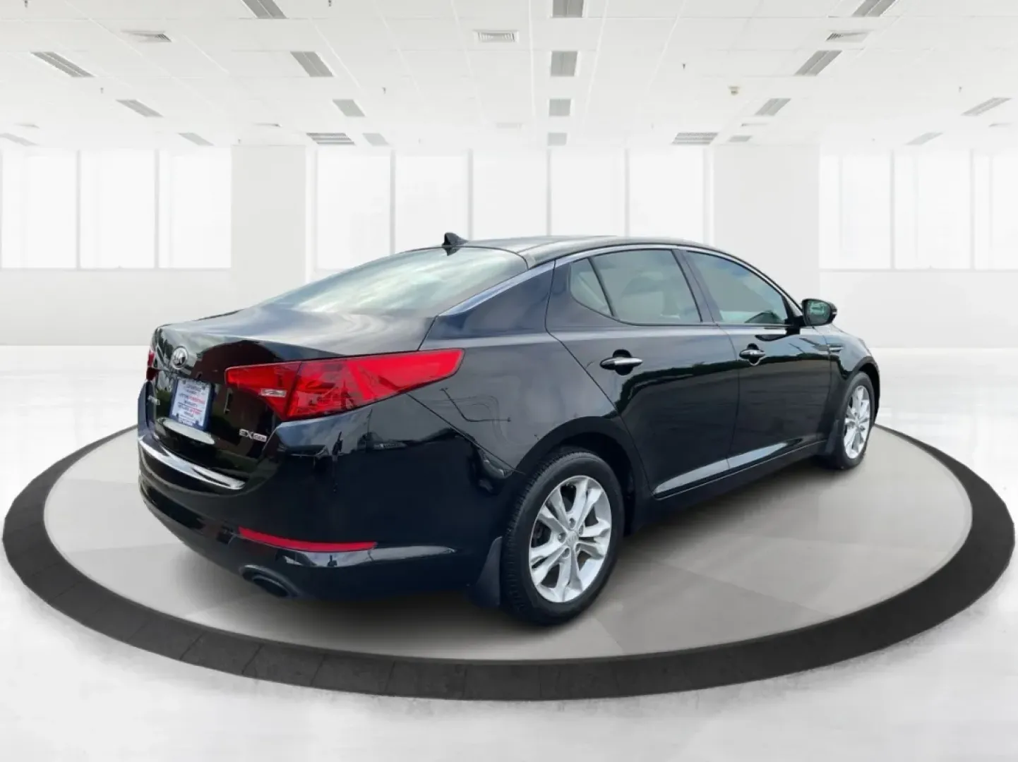 2013 Kia Optima EX (5XXGN4A74DG) with an 2.4L I-4 gasoline direct injection engine, located at 1184 Kauffman Ave, Fairborn, OH, 45324, (937) 908-9800, 39.807072, -84.030914 - ### Elevate Your Daily Drive with the 2013 Kia Optima EX at Advantage Car and Credit in Fairborn, OH!<br /> <br /> Are you in search of a reliable sedan that perfectly balances style, comfort, and advanced features? Look no further than the 2013 Kia Optima EX, now available at Advantage Car and Cred - Photo#2