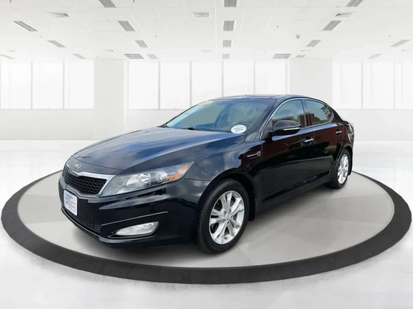 2013 Kia Optima EX (5XXGN4A74DG) with an 2.4L I-4 gasoline direct injection engine, located at 1184 Kauffman Ave, Fairborn, OH, 45324, (937) 908-9800, 39.807072, -84.030914 - ### Elevate Your Daily Drive with the 2013 Kia Optima EX at Advantage Car and Credit in Fairborn, OH!<br /> <br /> Are you in search of a reliable sedan that perfectly balances style, comfort, and advanced features? Look no further than the 2013 Kia Optima EX, now available at Advantage Car and Cred - Photo#8