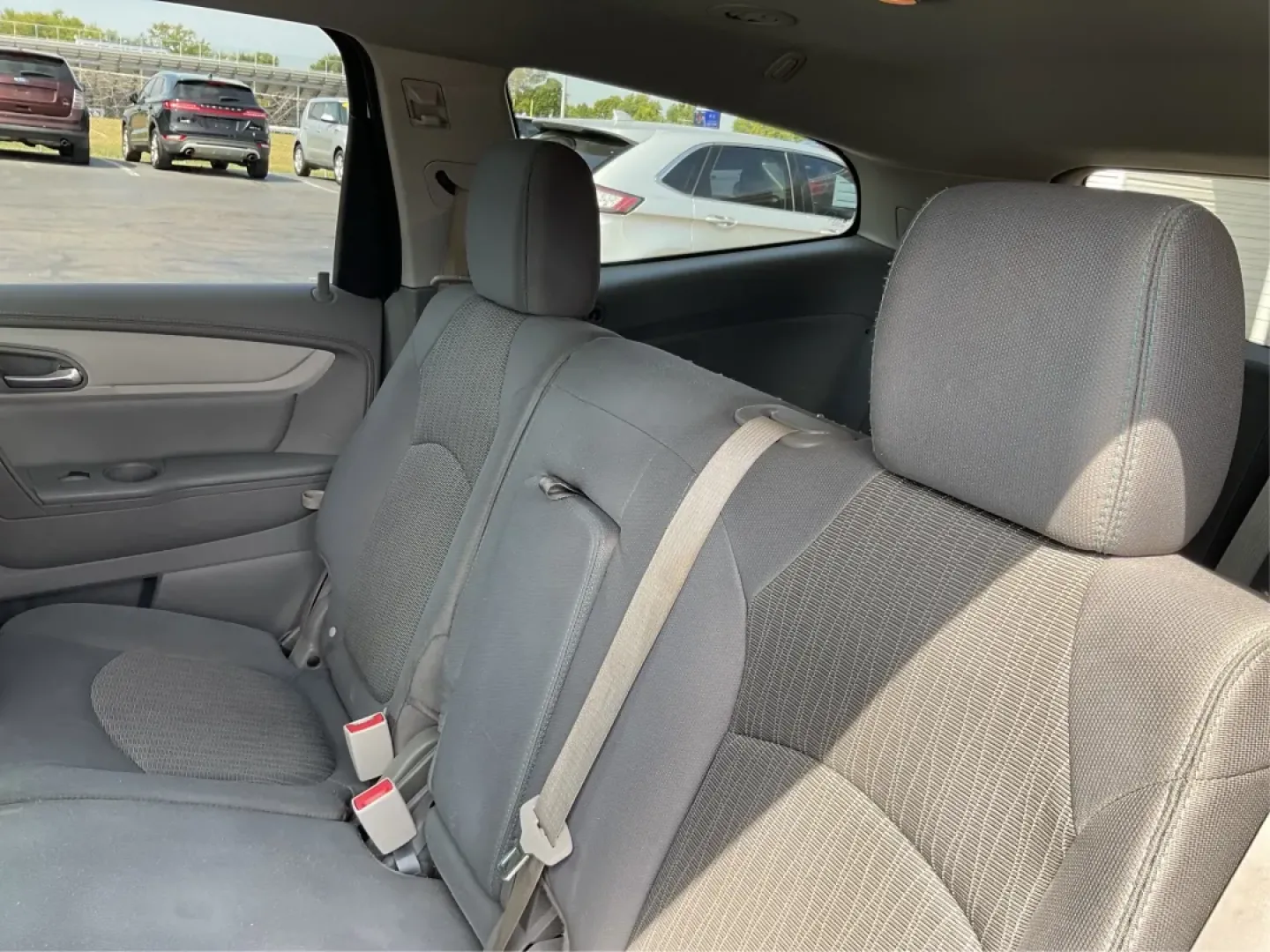 2014 Chevrolet Traverse LS (1GNKVFEDXEJ) with an 3.6L V-6 gasoline direct injection engine, located at 1951 S Dayton Lakeview Rd., New Carlisle, OH, 45344, (937) 908-9800, 39.890999, -84.050255 - **Adventure Awaits with This 2014 Chevrolet Traverse LS at Advantage Car and Credit - Riverside!**<br /> <br /> Are you ready to elevate your family road trips or weekend adventures? Introducing the 2014 Chevrolet Traverse LS-a versatile SUV designed with comfort, safety, and style in mind. This rug - Photo#10