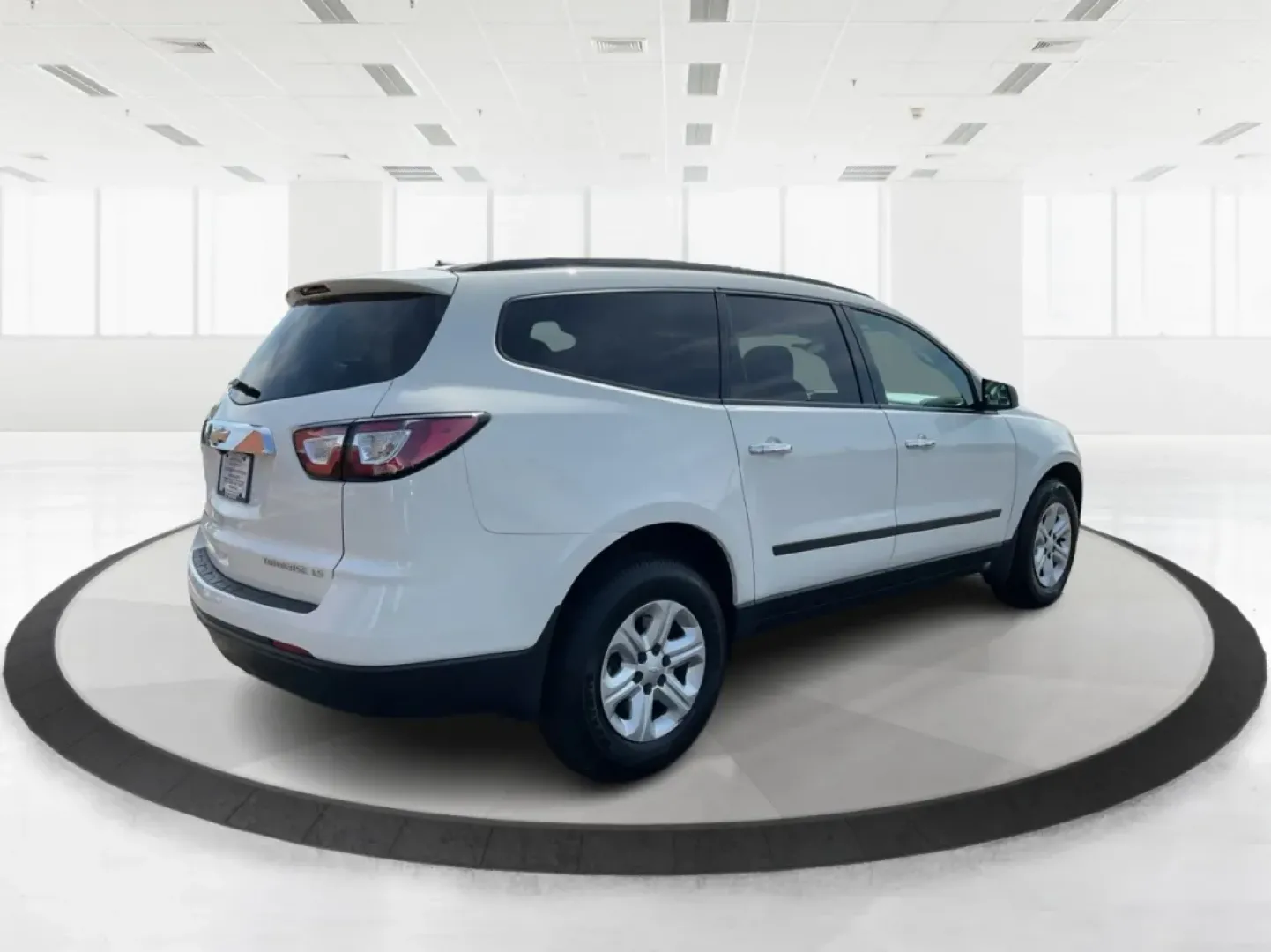 2014 Chevrolet Traverse LS (1GNKVFEDXEJ) with an 3.6L V-6 gasoline direct injection engine, located at 401 Woodman Dr, Riverside, OH, 45431, (937) 908-9800, 39.760899, -84.123421 - **Adventure Awaits with This 2014 Chevrolet Traverse LS at Advantage Car and Credit - Riverside!**<br /> <br /> Are you ready to elevate your family road trips or weekend adventures? Introducing the 2014 Chevrolet Traverse LS-a versatile SUV designed with comfort, safety, and style in mind. This rug - Photo#2