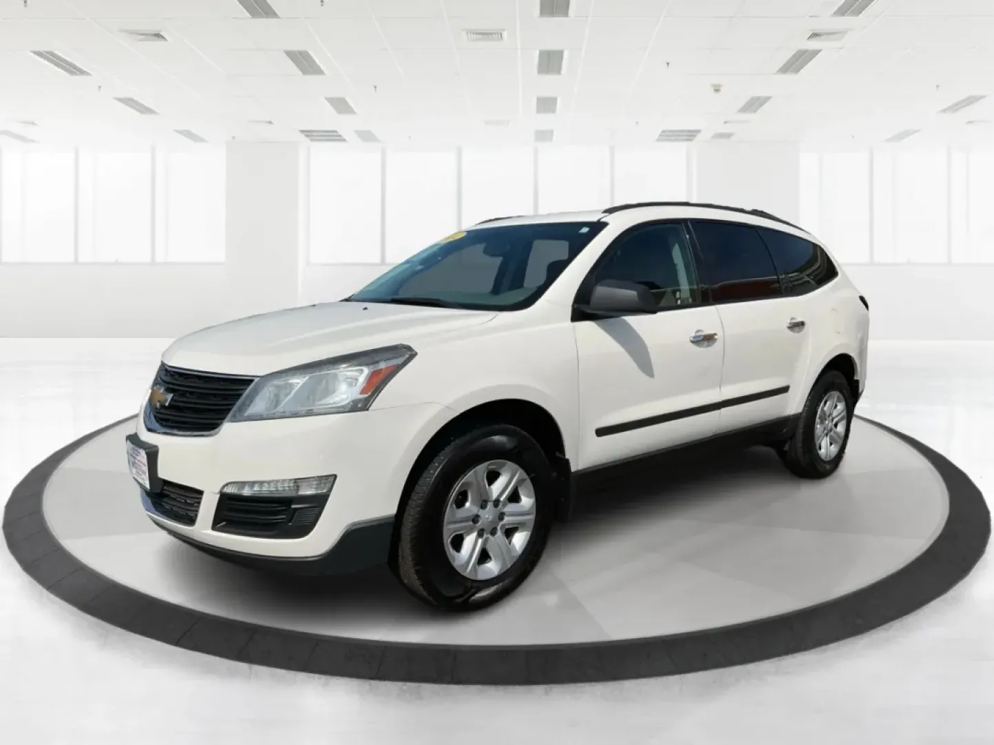 2014 Chevrolet Traverse LS (1GNKVFEDXEJ) with an 3.6L V-6 gasoline direct injection engine, located at 401 Woodman Dr, Riverside, OH, 45431, (937) 908-9800, 39.760899, -84.123421 - **Adventure Awaits with This 2014 Chevrolet Traverse LS at Advantage Car and Credit - Riverside!**<br /> <br /> Are you ready to elevate your family road trips or weekend adventures? Introducing the 2014 Chevrolet Traverse LS-a versatile SUV designed with comfort, safety, and style in mind. This rug - Photo#8