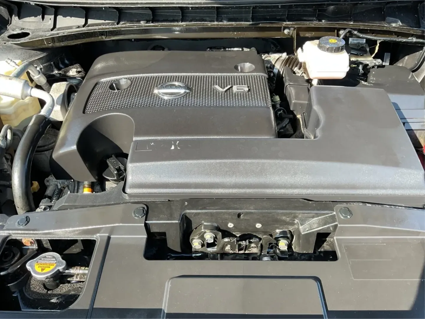 2015 Nissan Murano S (5N1AZ2MH0FN) with an 3.5L V-6 DOHC engine, located at 1951 S Dayton Lakeview Rd., New Carlisle, OH, 45344, (937) 908-9800, 39.890999, -84.050255 - **Unleash Your Adventures with the 2015 Nissan Murano Ideal for Growing Families and Weekend Explorers!**<br /> <br /> Are you ready to elevate your family outings or weekend adventures? Look no further than the stunning **2015 Nissan Murano** available at **Advantage Car and Credit**, your trusted - Photo#11