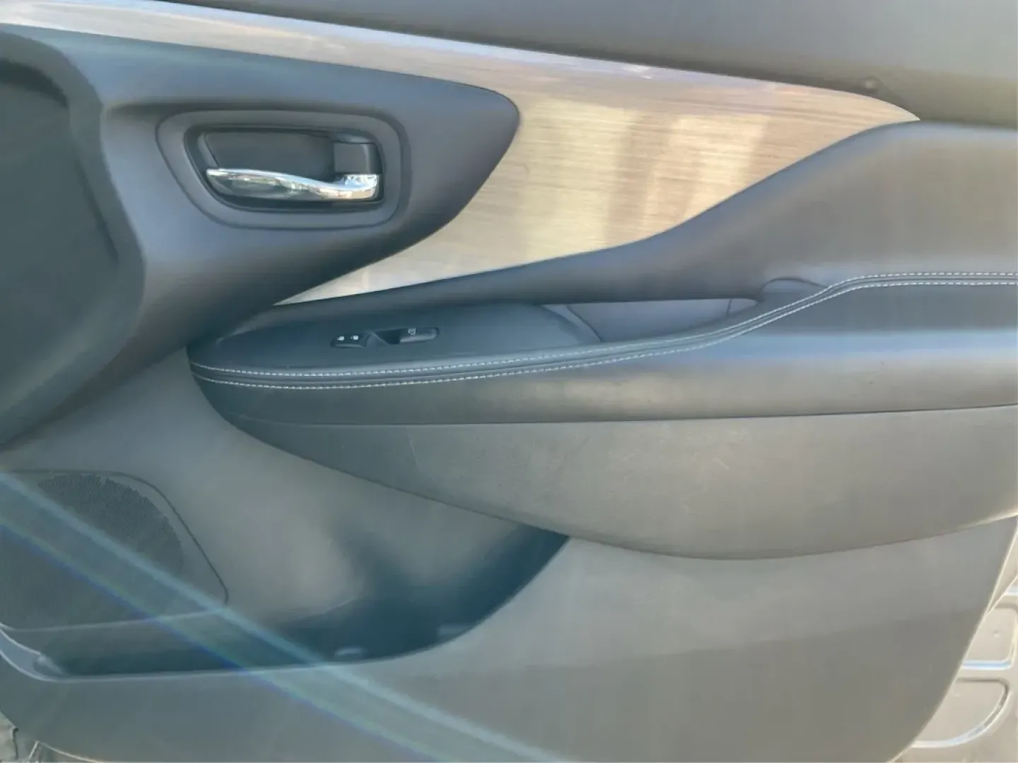 2015 Nissan Murano S (5N1AZ2MH0FN) with an 3.5L V-6 DOHC engine, located at 1951 S Dayton Lakeview Rd., New Carlisle, OH, 45344, (937) 908-9800, 39.890999, -84.050255 - **Unleash Your Adventures with the 2015 Nissan Murano Ideal for Growing Families and Weekend Explorers!**<br /> <br /> Are you ready to elevate your family outings or weekend adventures? Look no further than the stunning **2015 Nissan Murano** available at **Advantage Car and Credit**, your trusted - Photo#18