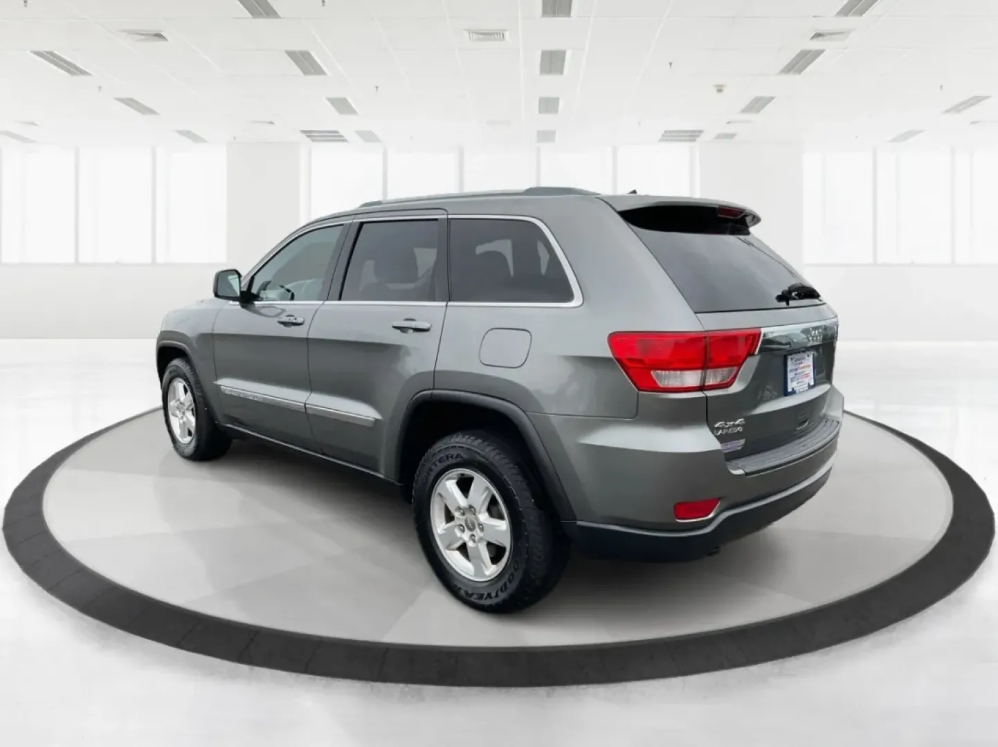 2012 Jeep Grand Cherokee Laredo (1C4RJFAG2CC) with an Other engine, located at 8750 N County Rd 25A, Piqua, OH, 45356, (937) 908-9800, 40.164391, -84.232513 - ### Discover Adventure with the 2012 Jeep Grand Cherokee Laredo at Advantage Car and Credit - Piqua<br /> <br /> Are you ready to tackle your next adventure, whether it's a weekend getaway or daily commutes through Piqua's scenic routes? The 2012 Jeep Grand Cherokee Laredo is the perfect SUV for tho - Photo#4
