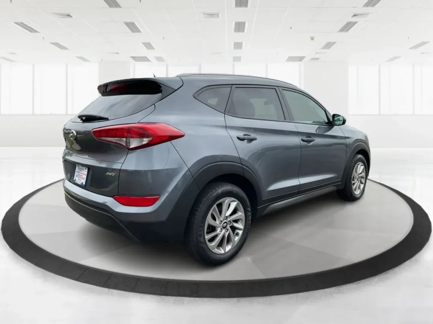 2016 Hyundai Tucson SE (KM8J3CA48GU) with an Nu 2L I-4 gasoline direct injection engine, located at 4508 South Dixie Dr, Moraine, OH, 45439, (937) 908-9800, 39.689976, -84.218452 - Are you ready to embrace a new lifestyle that combines adventure and daily practicality? Look no further than the 2016 Hyundai Tucson SE, available now at Advantage Car and Credit in Moraine, OH. Whether you're a growing family in search of a reliable SUV, a commuter requiring a dependable ride, or - Photo#2