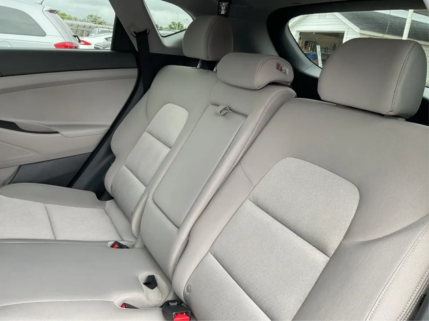 2016 Hyundai Tucson SE (KM8J3CA48GU) with an Nu 2L I-4 gasoline direct injection engine, located at 4508 South Dixie Dr, Moraine, OH, 45439, (937) 908-9800, 39.689976, -84.218452 - Are you ready to embrace a new lifestyle that combines adventure and daily practicality? Look no further than the 2016 Hyundai Tucson SE, available now at Advantage Car and Credit in Moraine, OH. Whether you're a growing family in search of a reliable SUV, a commuter requiring a dependable ride, or - Photo#10