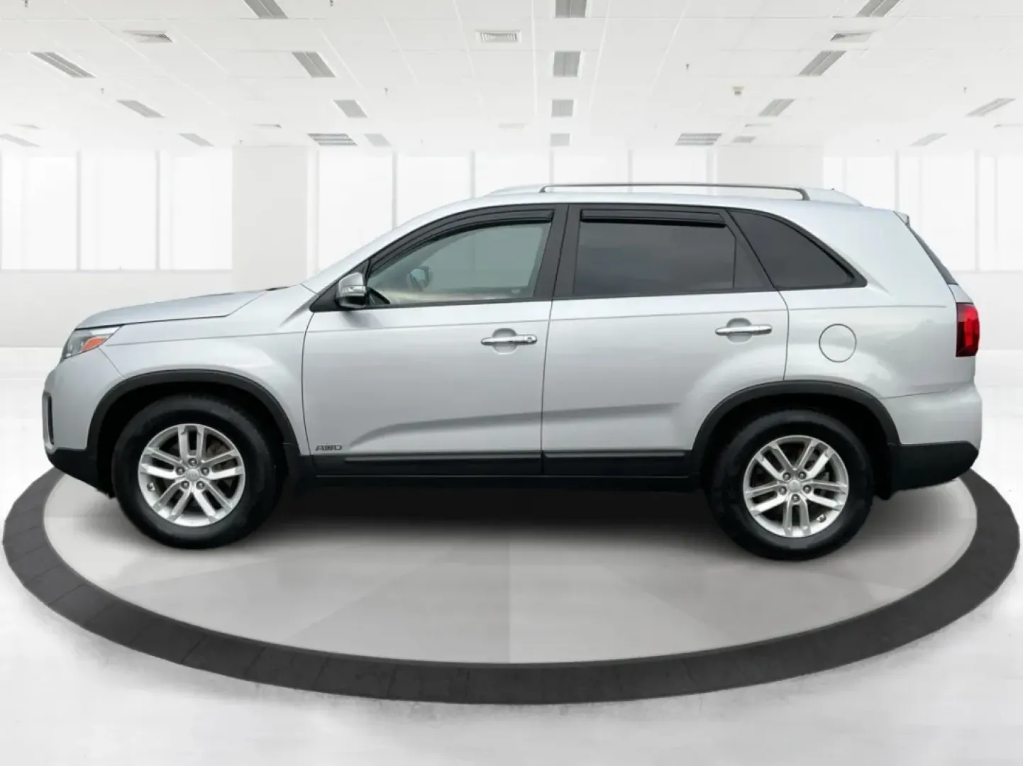 2014 Kia Sorento LX (5XYKTCA69EG) with an 2.4L I-4 gasoline direct injection engine, located at 4508 South Dixie Dr, Moraine, OH, 45439, (937) 908-9800, 39.689976, -84.218452 - Experience the freedom of adventure with the versatile 2014 Kia Sorento, available now at Advantage Car and Credit in Moraine, OH! This stylish utility SUV is not just a vehicle; it's the perfect companion for families, commuters, and weekend explorers alike. Whether you're navigating through the bu - Photo#5