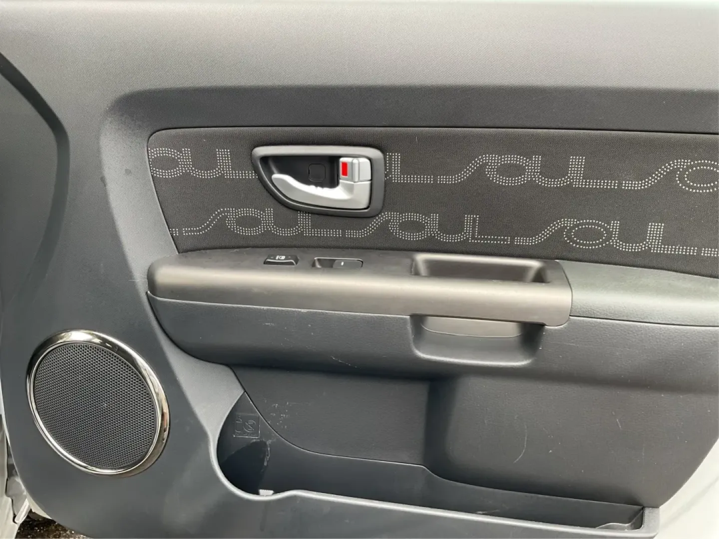 2013 Kia Soul + (KNDJT2A6XD7) with an 2.0L L4 DOHC 16V engine, Automatic transmission, located at 880 E. National Road, Vandalia, OH, 45377, (937) 908-9800, 39.891918, -84.183594 - **Elevate Your Everyday with the 2013 Kia Soul Perfect for the Modern Lifestyle!**<br /> <br /> Are you ready to embrace a vehicle that effortlessly fits into your busy life? The 2013 Kia Soul is your ideal companion, whether you're a growing family needing a reliable ride, a commuter seeking comfo - Photo#18