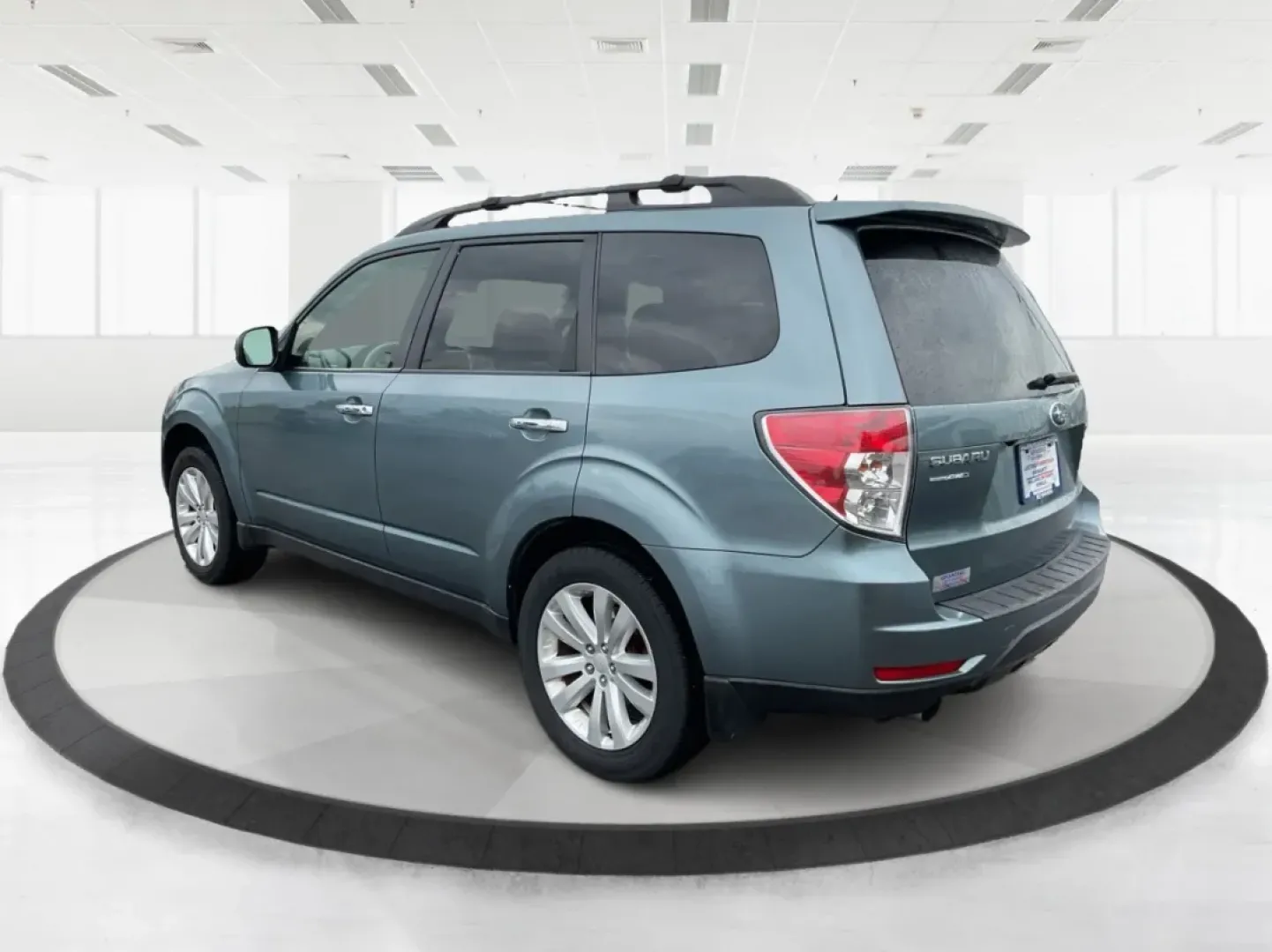 2013 Subaru Forester 2.5X Limited (JF2SHAEC3DH) with an 2.5L H-4 DOHC engine, located at 401 Woodman Dr, Riverside, OH, 45431, (937) 908-9800, 39.760899, -84.123421 - Discover the ultimate blend of adventure and reliability with this 2013 Subaru Forester 2.5X Limited, available now at Advantage Car and Credit - Riverside. Located at 401 Woodman Dr, Riverside, OH 45431, we specialize in Buy Here Pay Here financing, ensuring that you drive away with guaranteed appr - Photo#4