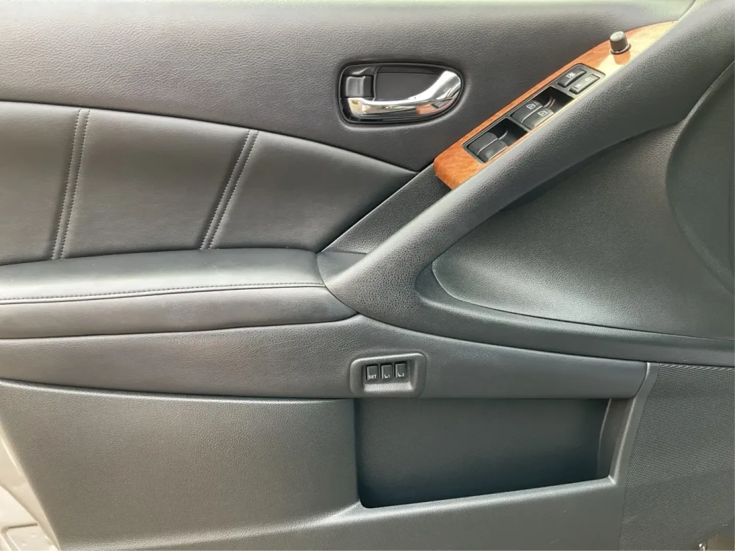 2014 Nissan Murano LE (JN8AZ1MW9EW) with an 3.5L V-6 DOHC engine, located at 8750 N County Rd 25A, Piqua, OH, 45356, (937) 908-9800, 40.164391, -84.232513 - **Elevate Your Driving Experience with the 2014 Nissan Murano LE Perfect for Family Adventures and Daily Commutes!**<br /> <br /> Are you searching for a vehicle that combines comfort, performance, and versatility? The 2014 Nissan Murano LE, available now at Advantage Car and Credit in Piqua, OH, i - Photo#18
