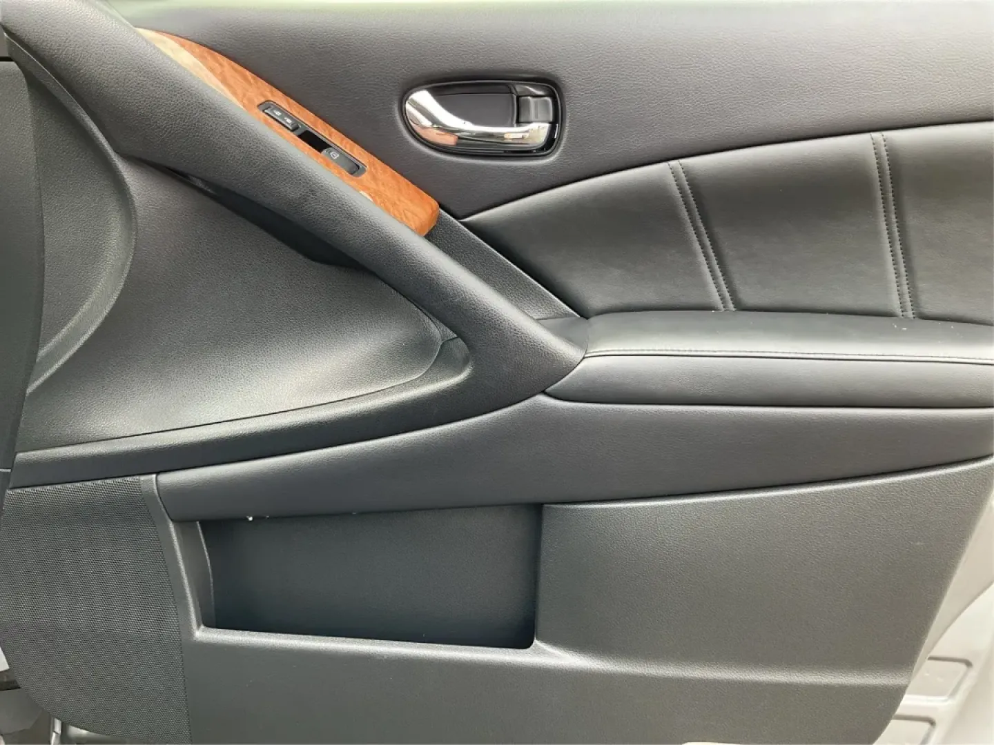 2014 Nissan Murano LE (JN8AZ1MW9EW) with an 3.5L V-6 DOHC engine, located at 8750 N County Rd 25A, Piqua, OH, 45356, (937) 908-9800, 40.164391, -84.232513 - **Elevate Your Driving Experience with the 2014 Nissan Murano LE Perfect for Family Adventures and Daily Commutes!**<br /> <br /> Are you searching for a vehicle that combines comfort, performance, and versatility? The 2014 Nissan Murano LE, available now at Advantage Car and Credit in Piqua, OH, i - Photo#19