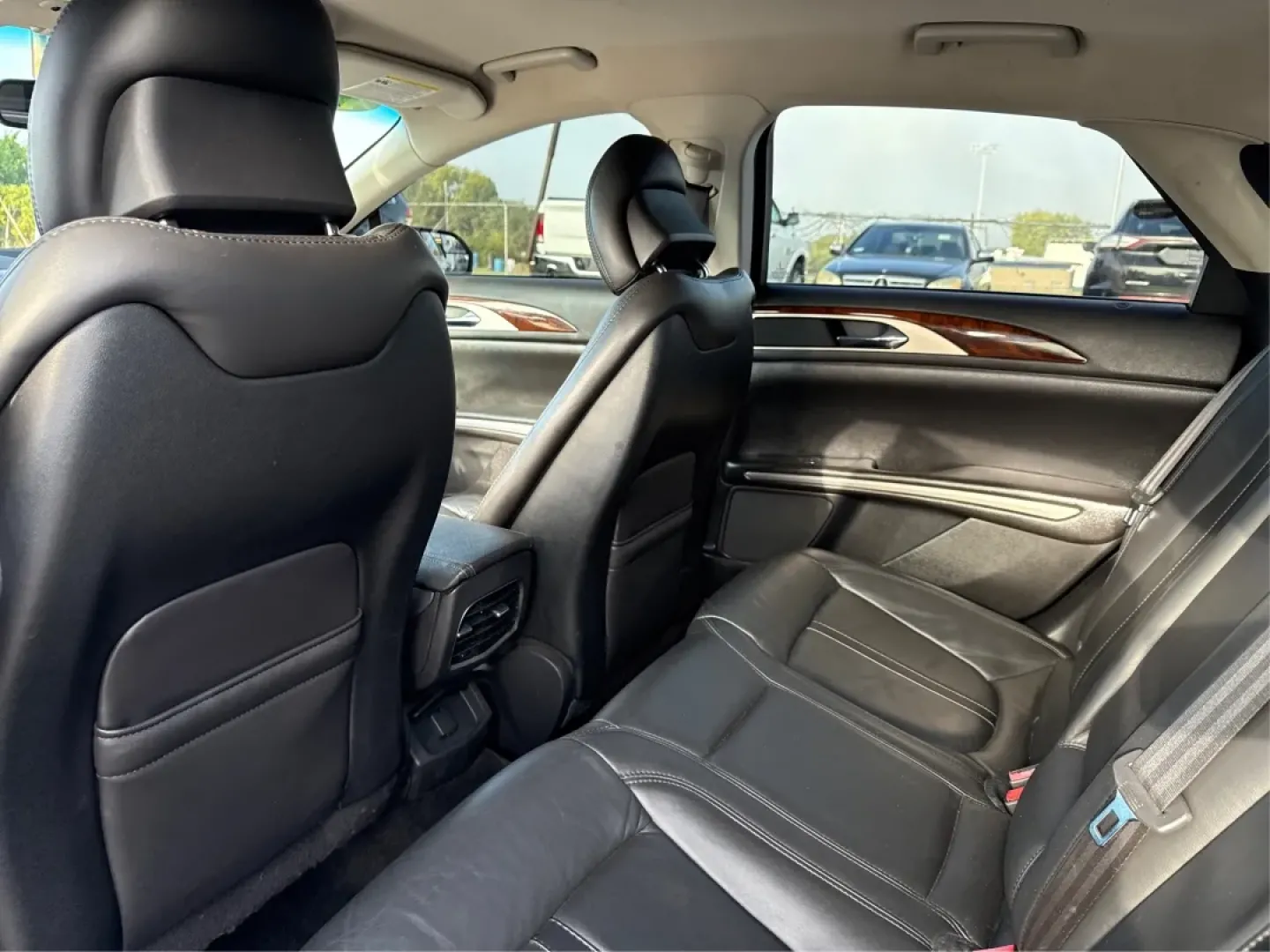 2013 Lincoln MKZ Base (3LN6L2J96DR) with an Other engine, located at 880 E. National Road, Vandalia, OH, 45377, (937) 908-9800, 39.891918, -84.183594 - **Elevate Your Drive with the 2013 Lincoln MKZ at Advantage Car and Credit!**<br /> <br /> Are you searching for the perfect vehicle to enhance your daily commute, family outings, or weekend adventures? Look no further! The 2013 Lincoln MKZ is the ideal choice for those who appreciate luxury, comfor - Photo#10