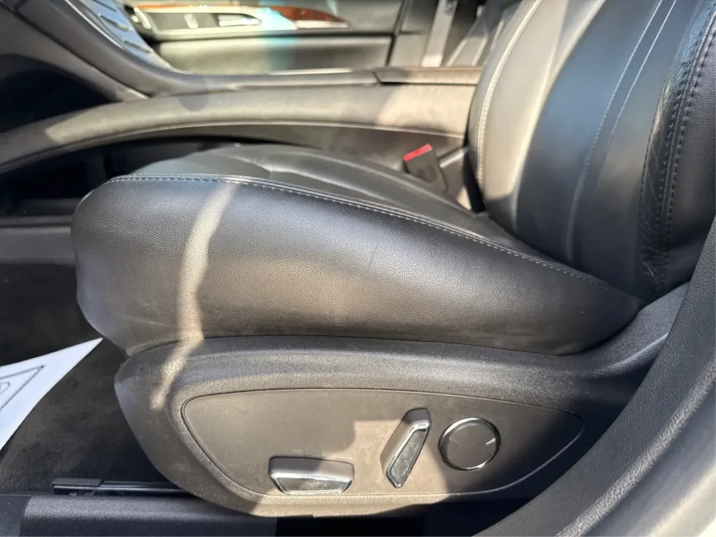 2013 Lincoln MKZ Base (3LN6L2J96DR) with an Other engine, located at 880 E. National Road, Vandalia, OH, 45377, (937) 908-9800, 39.891918, -84.183594 - **Elevate Your Drive with the 2013 Lincoln MKZ at Advantage Car and Credit!**<br /> <br /> Are you searching for the perfect vehicle to enhance your daily commute, family outings, or weekend adventures? Look no further! The 2013 Lincoln MKZ is the ideal choice for those who appreciate luxury, comfor - Photo#18