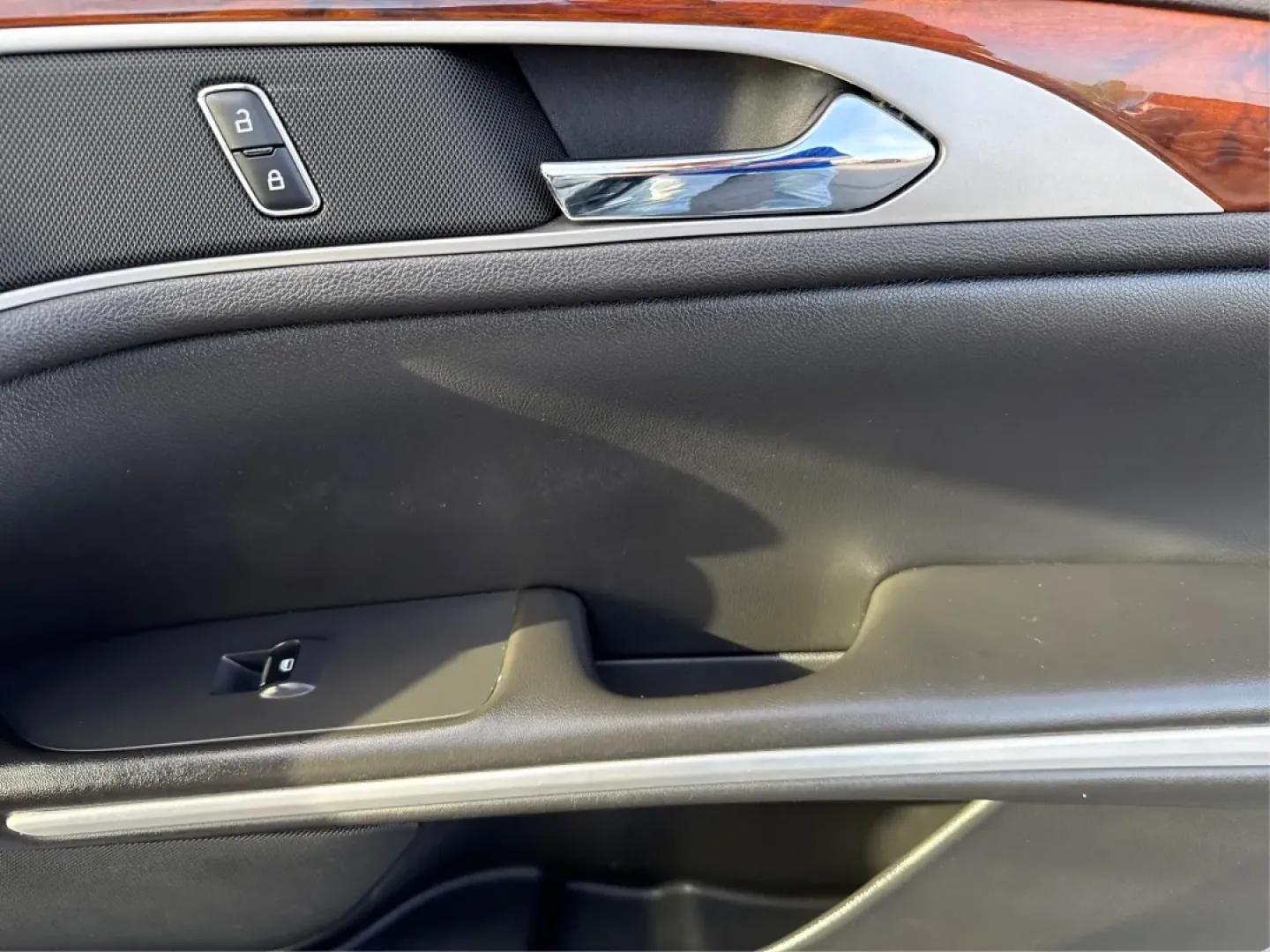 2013 Lincoln MKZ Base (3LN6L2J96DR) with an Other engine, located at 880 E. National Road, Vandalia, OH, 45377, (937) 908-9800, 39.891918, -84.183594 - **Elevate Your Drive with the 2013 Lincoln MKZ at Advantage Car and Credit!**<br /> <br /> Are you searching for the perfect vehicle to enhance your daily commute, family outings, or weekend adventures? Look no further! The 2013 Lincoln MKZ is the ideal choice for those who appreciate luxury, comfor - Photo#20