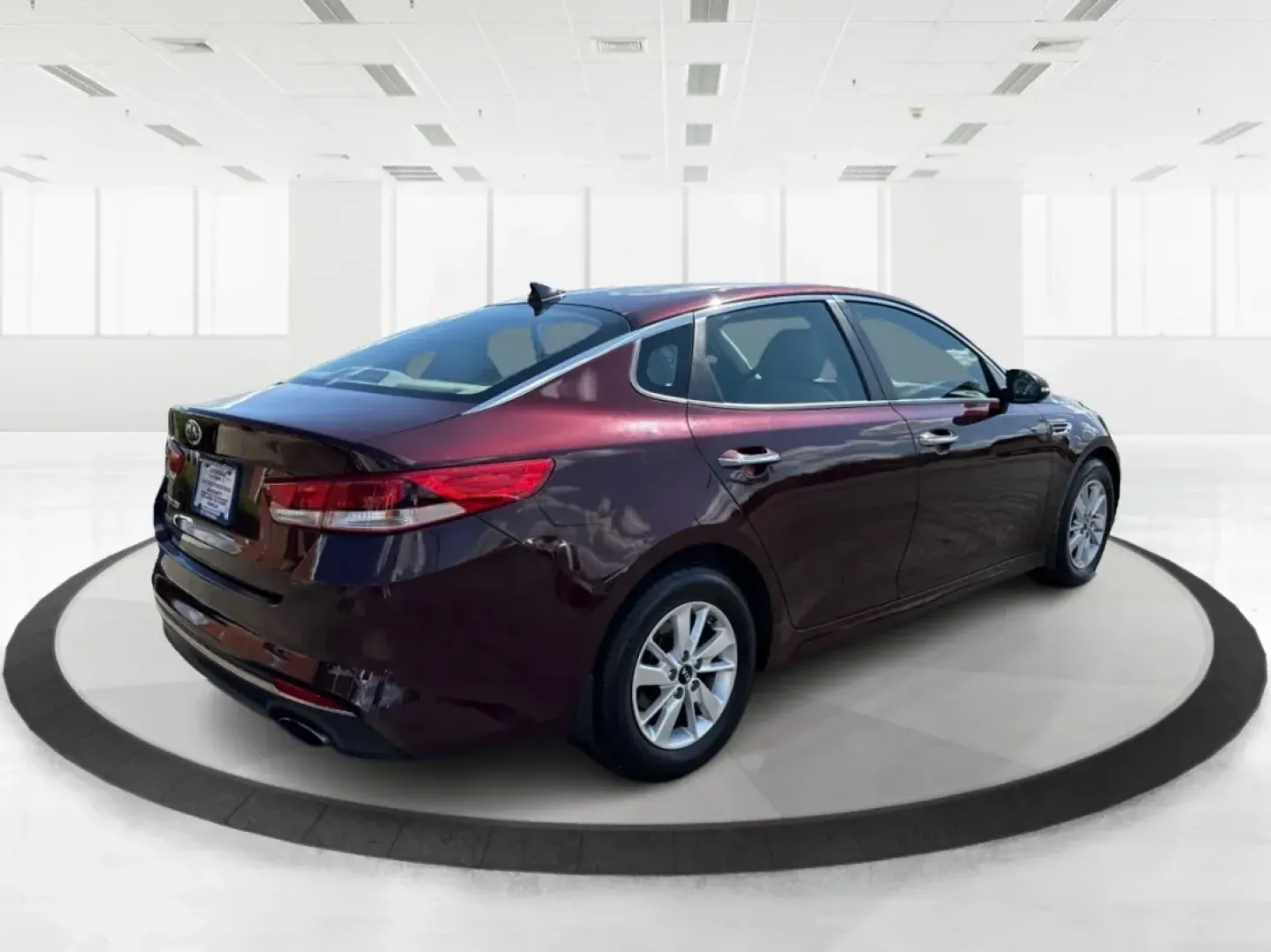 2016 Kia Optima LX (5XXGT4L38GG) with an Theta II 2.4L I-4 gasoline direct injection engine, located at 880 E. National Road, Vandalia, OH, 45377, (937) 908-9800, 39.891918, -84.183594 - **Drive Your Future with the 2016 Kia Optima LX Perfect for All Lifestyles!**<br /> <br /> Are you searching for the perfect vehicle to enhance your daily commute, weekend getaways, or even your family's adventures? Look no further than our stunning 2016 Kia Optima LX, available now at Advantage Ca - Photo#2