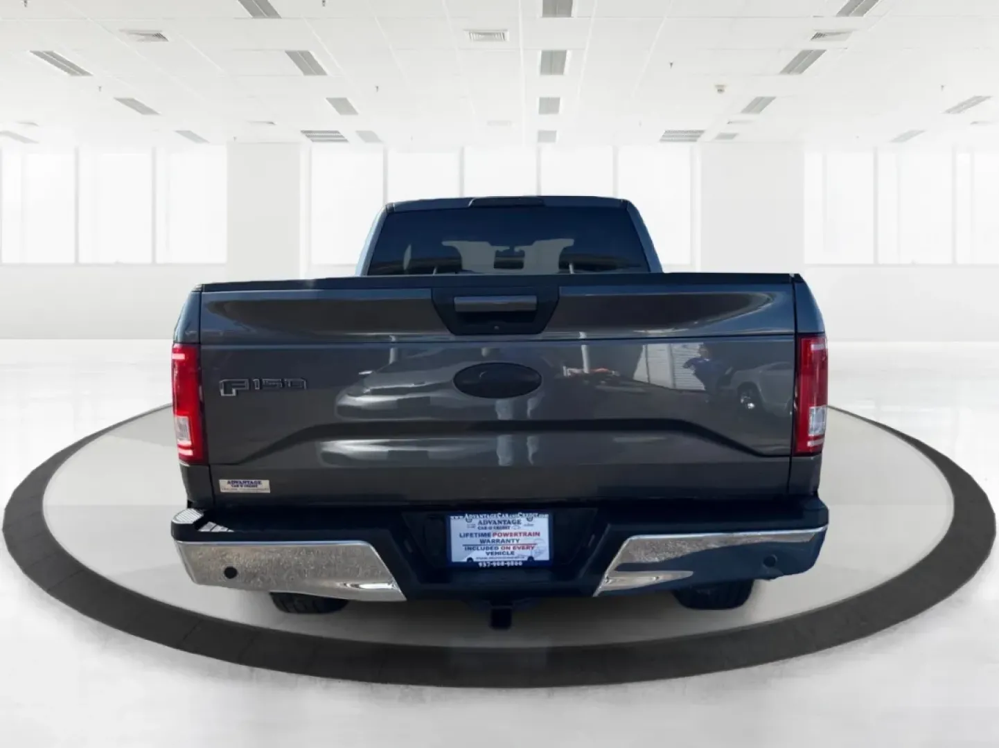 2017 Ford F-150 XLT (1FTFX1EF2HF) with an 5L V-8 DOHC engine, located at 401 Woodman Dr, Riverside, OH, 45431, (937) 908-9800, 39.760899, -84.123421 - **Unleash Your Adventures with This 2017 Ford F-150 XLT from Advantage Car and Credit - Troy!** <br /> <br /> Are you in search of a reliable truck that fits your adventurous lifestyle while also providing the comfort and technology you crave? Look no further than this stunning 2017 Ford F-150 XLT, - Photo#3