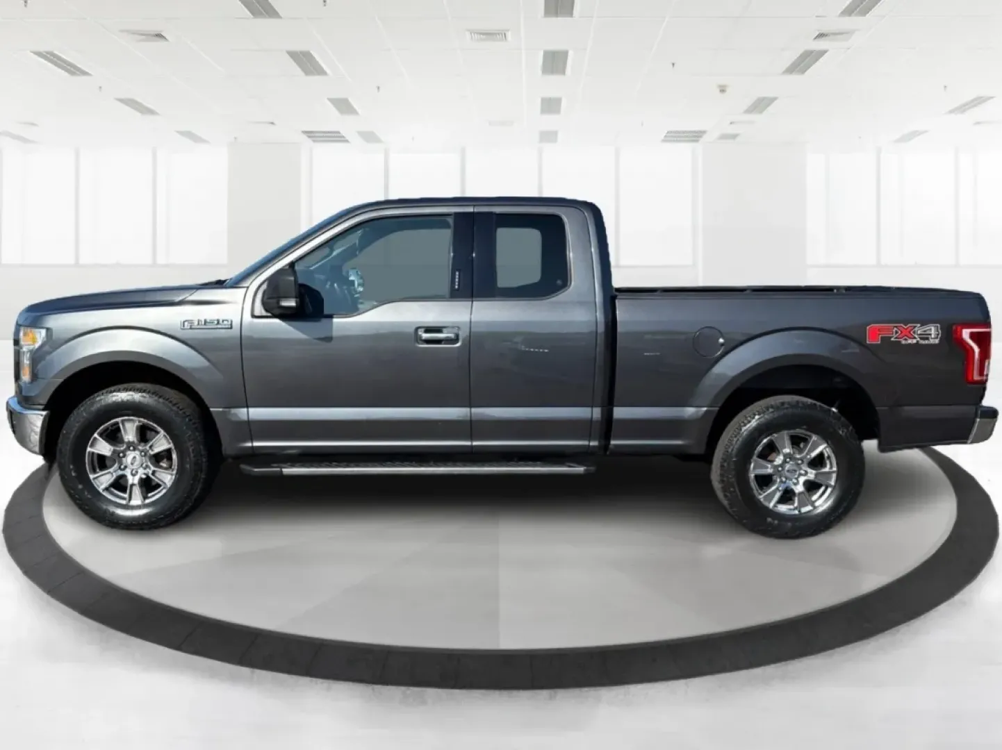 2017 Ford F-150 XLT (1FTFX1EF2HF) with an 5L V-8 DOHC engine, located at 401 Woodman Dr, Riverside, OH, 45431, (937) 908-9800, 39.760899, -84.123421 - **Unleash Your Adventures with This 2017 Ford F-150 XLT from Advantage Car and Credit - Troy!** <br /> <br /> Are you in search of a reliable truck that fits your adventurous lifestyle while also providing the comfort and technology you crave? Look no further than this stunning 2017 Ford F-150 XLT, - Photo#5
