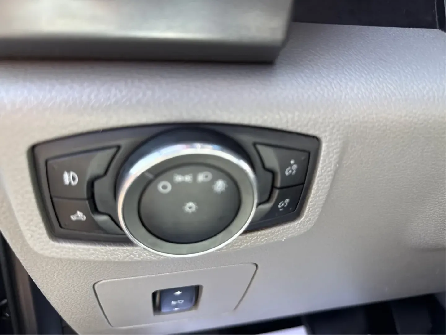 2017 Ford F-150 XLT (1FTFX1EF2HF) with an 5L V-8 DOHC engine, located at 401 Woodman Dr, Riverside, OH, 45431, (937) 908-9800, 39.760899, -84.123421 - **Unleash Your Adventures with This 2017 Ford F-150 XLT from Advantage Car and Credit - Troy!** <br /> <br /> Are you in search of a reliable truck that fits your adventurous lifestyle while also providing the comfort and technology you crave? Look no further than this stunning 2017 Ford F-150 XLT, - Photo#17