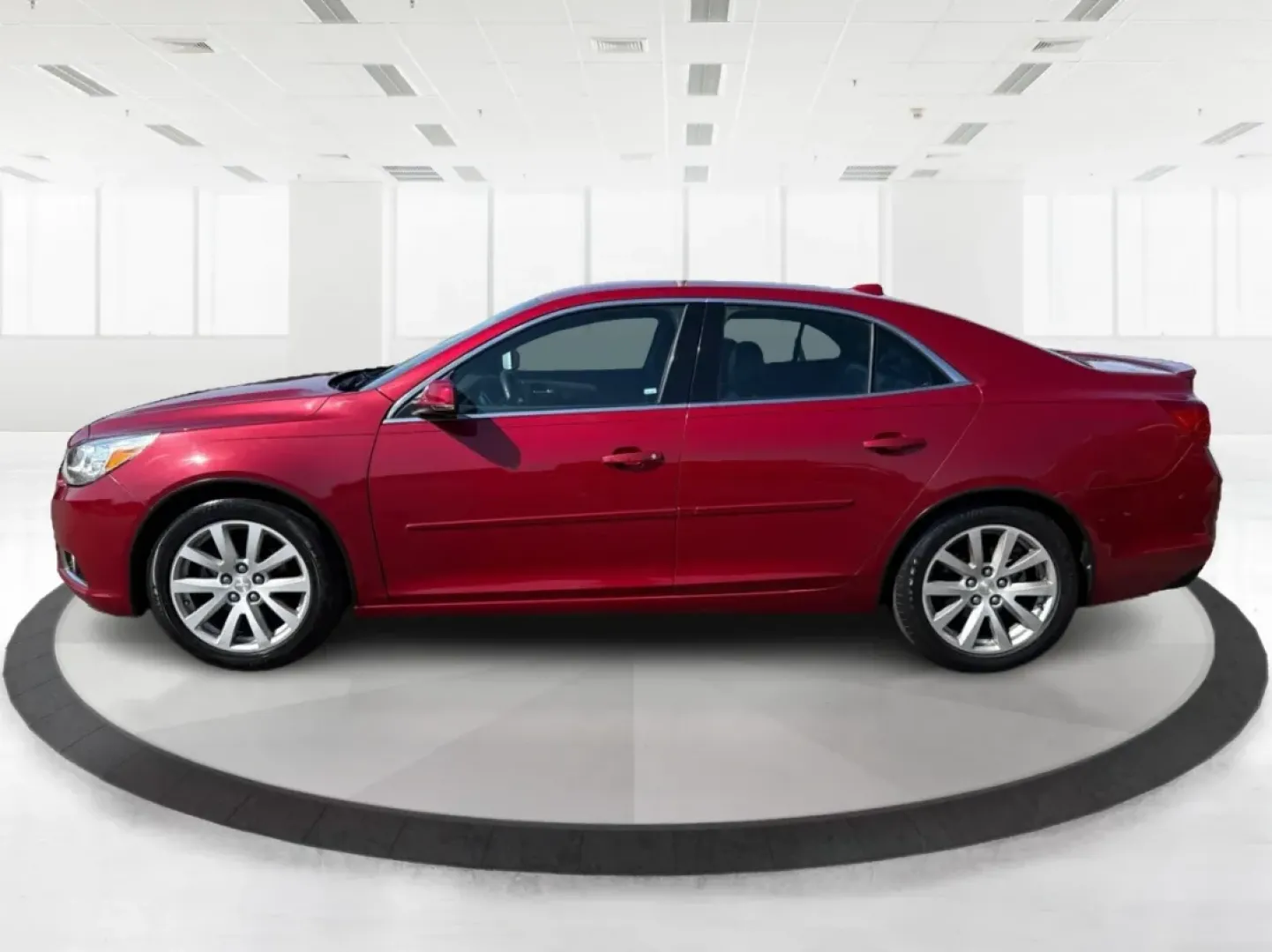 2014 Chevrolet Malibu 2LT (1G11E5SL4EF) with an 2.5L L4 DOHC 16V engine, 6-Speed Automatic transmission, located at 1230 East Main St, Xenia, OH, 45385, (937) 908-9800, 39.688026, -83.910172 - **Drive in Style: The 2014 Chevrolet Malibu 2LT Awaits You!** <br /> <br /> Are you ready to elevate your daily commute or embark on unforgettable weekend road trips? The 2014 Chevrolet Malibu 2LT is the ultimate sedan designed for budget-conscious buyers and anyone seeking a reliable vehicle that d - Photo#5