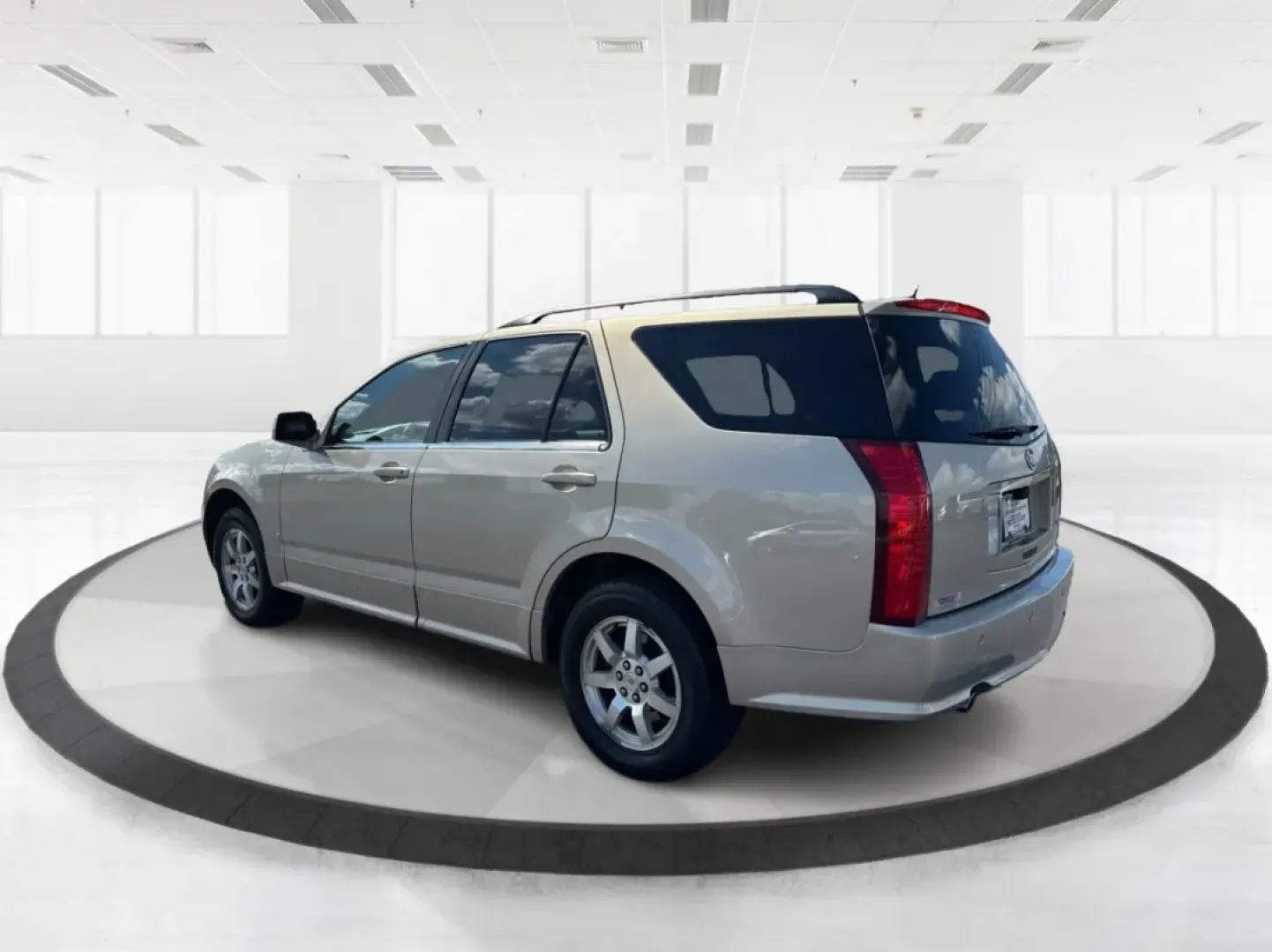 2008 Cadillac SRX V6 (1GYEE437X80) with an 3.6L V-6 DOHC engine, located at 1230 East Main St, Xenia, OH, 45385, (937) 908-9800, 39.688026, -83.910172 - **Discover Luxury and Versatility with the 2008 Cadillac SRX at Advantage Car and Credit Xenia**<br /> <br /> Are you looking for a vehicle that seamlessly blends luxury with practicality? The 2008 Cadillac SRX is the perfect companion for those who desire a comfortable ride for their family, want - Photo#4