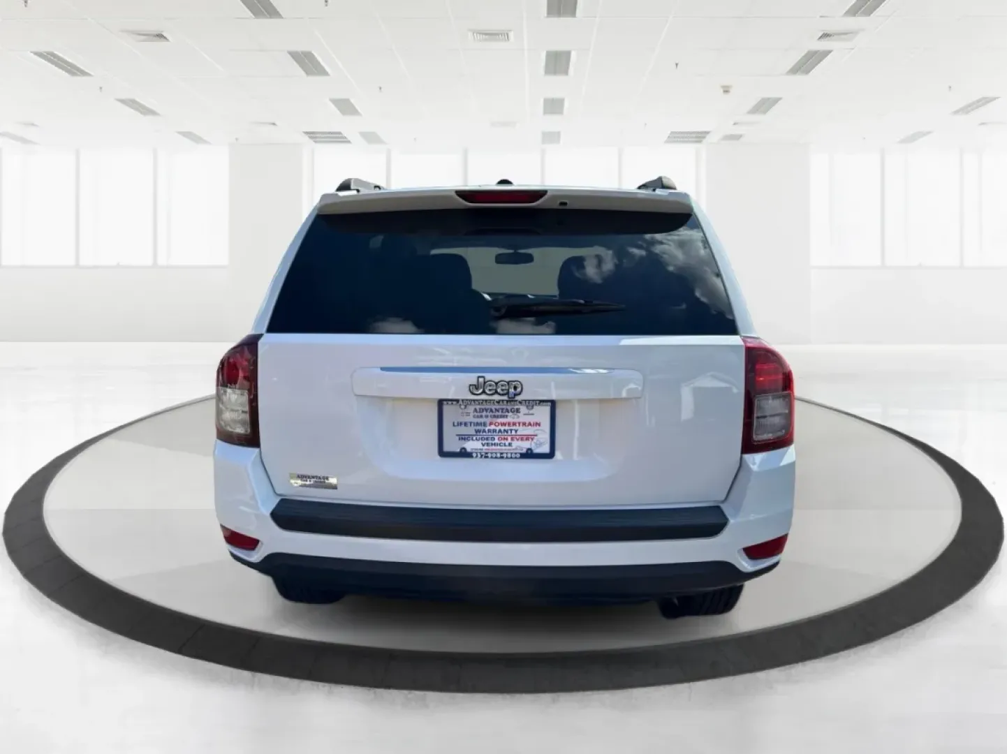 2016 Jeep Compass Sport (1C4NJCBA6GD) with an Other engine, located at 880 E. National Road, Vandalia, OH, 45377, (937) 908-9800, 39.891918, -84.183594 - **Adventure Awaits: Discover the 2016 Jeep Compass Sport at Advantage Car and Credit!**<br /> <br /> Are you ready to embrace the open road and tackle weekend adventures? Look no further than the 2016 Jeep Compass Sport, a versatile SUV that fits seamlessly into your active lifestyle. Whether you're - Photo#3