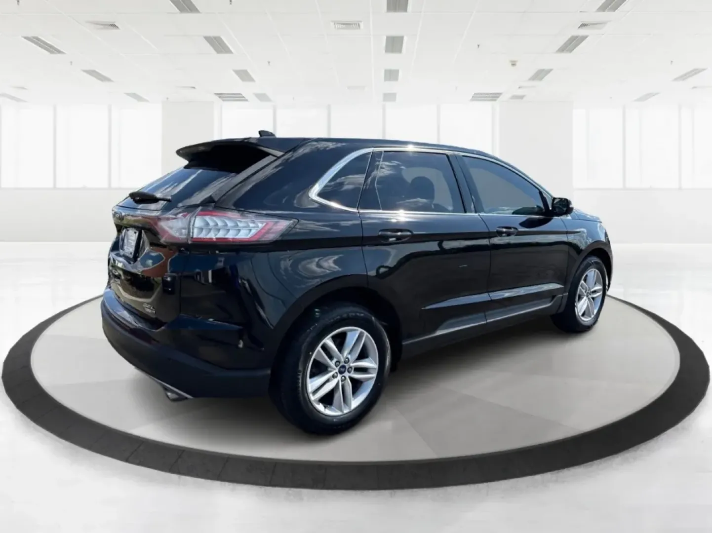 2017 Ford Edge SEL (2FMPK4J9XHB) with an Other engine, located at 880 E. National Road, Vandalia, OH, 45377, (937) 908-9800, 39.891918, -84.183594 - **Discover Your Next Adventure with the 2017 Ford Edge SEL at Advantage Car and Credit!**<br /> <br /> Are you ready to elevate your driving experience? The 2017 Ford Edge SEL is not just a vehicle; it's a lifestyle choice that caters to your every need-whether you're a busy professional looking for - Photo#2