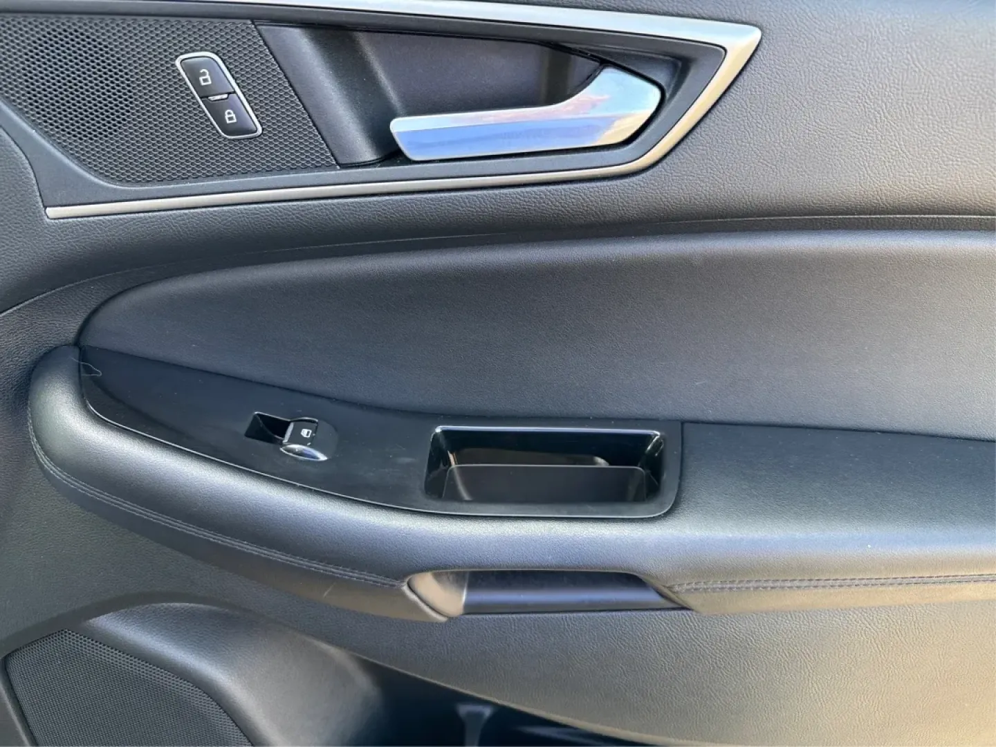 2017 Ford Edge SEL (2FMPK4J9XHB) with an Other engine, located at 880 E. National Road, Vandalia, OH, 45377, (937) 908-9800, 39.891918, -84.183594 - **Discover Your Next Adventure with the 2017 Ford Edge SEL at Advantage Car and Credit!**<br /> <br /> Are you ready to elevate your driving experience? The 2017 Ford Edge SEL is not just a vehicle; it's a lifestyle choice that caters to your every need-whether you're a busy professional looking for - Photo#20