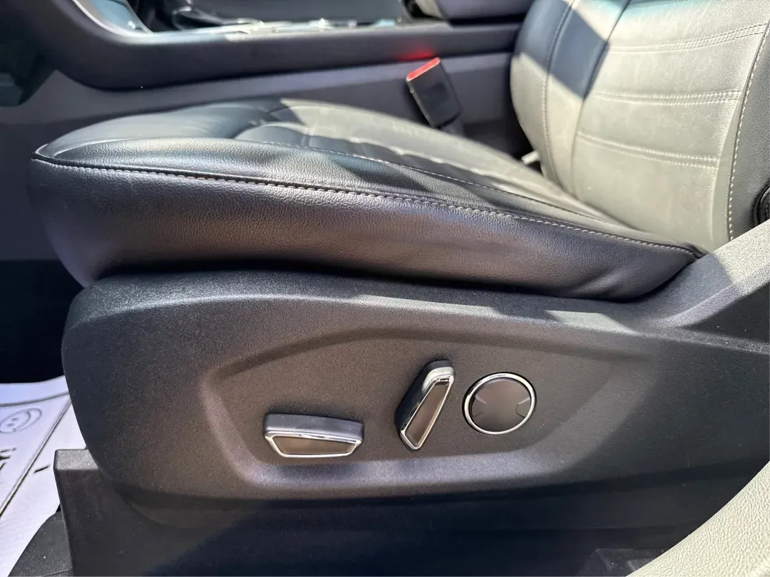 2017 Ford Edge SEL (2FMPK4J9XHB) with an Other engine, located at 1099 N County Rd 25A , Troy, OH, 45373, (937) 908-9800, 40.057079, -84.212883 - 2017 Ford Edge SEL - Photo#18