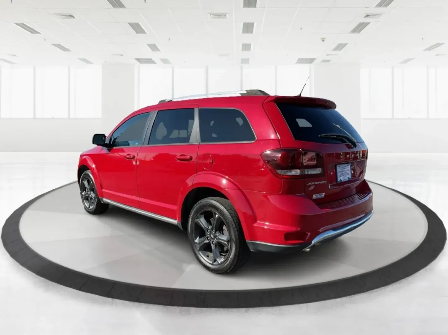 2018 Dodge Journey Crossroad AWD (3C4PDDGG1JT) with an Pentastar 3.6L V-6 DOHC engine, located at 8750 N County Rd 25A, Piqua, OH, 45356, (937) 908-9800, 40.164391, -84.232513 - **Explore Adventure with the 2018 Dodge Journey Crossroad AWD at Advantage Car and Credit - Piqua!**<br /> <br /> Are you ready to enhance your family's adventures or commute in style? Look no further! The 2018 Dodge Journey Crossroad AWD is your perfect companion for weekend getaways, school runs, - Photo#3