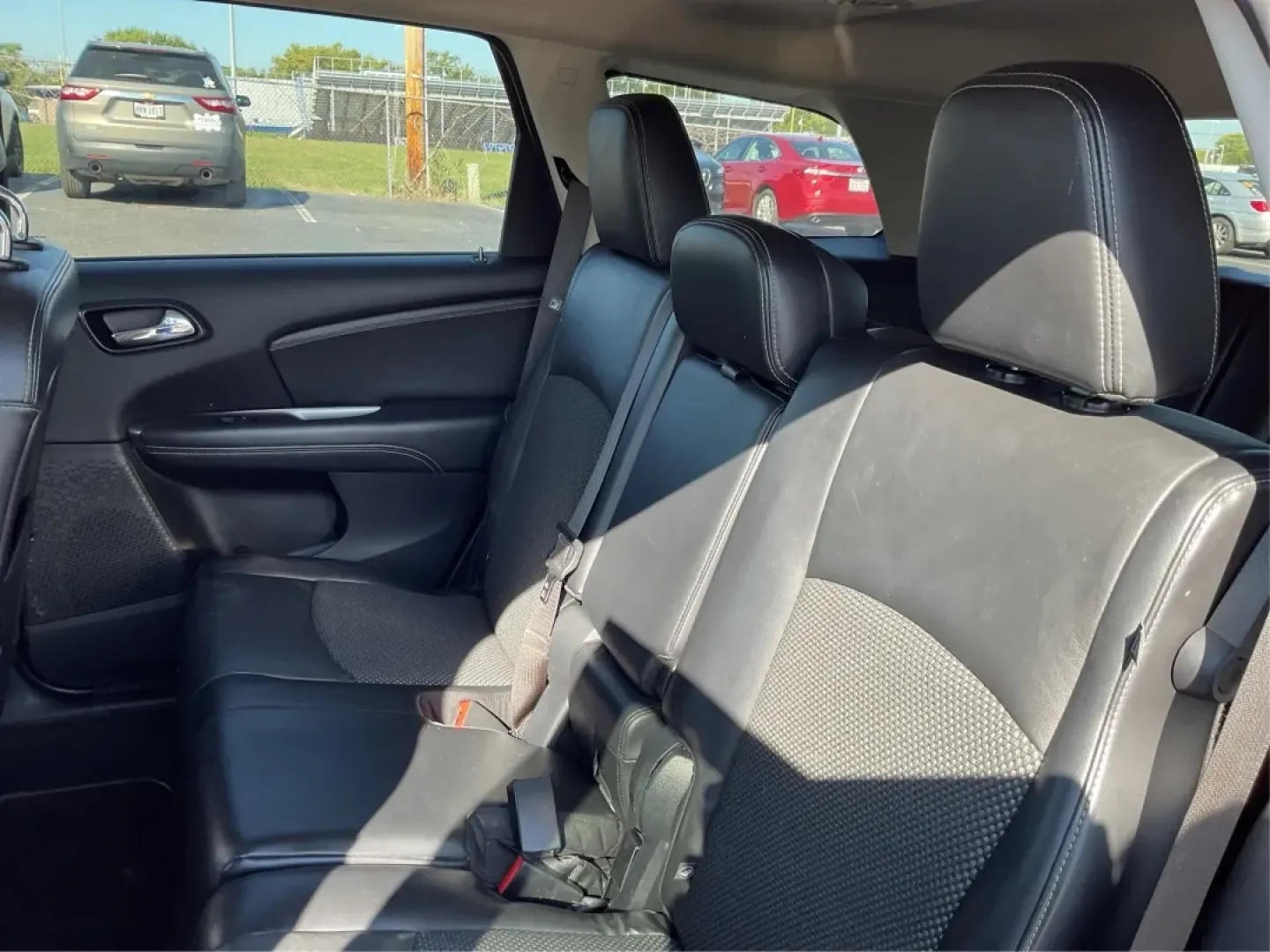 2018 Dodge Journey Crossroad AWD (3C4PDDGG1JT) with an Pentastar 3.6L V-6 DOHC engine, located at 8750 N County Rd 25A, Piqua, OH, 45356, (937) 908-9800, 40.164391, -84.232513 - **Explore Adventure with the 2018 Dodge Journey Crossroad AWD at Advantage Car and Credit - Piqua!**<br /> <br /> Are you ready to enhance your family's adventures or commute in style? Look no further! The 2018 Dodge Journey Crossroad AWD is your perfect companion for weekend getaways, school runs, - Photo#9