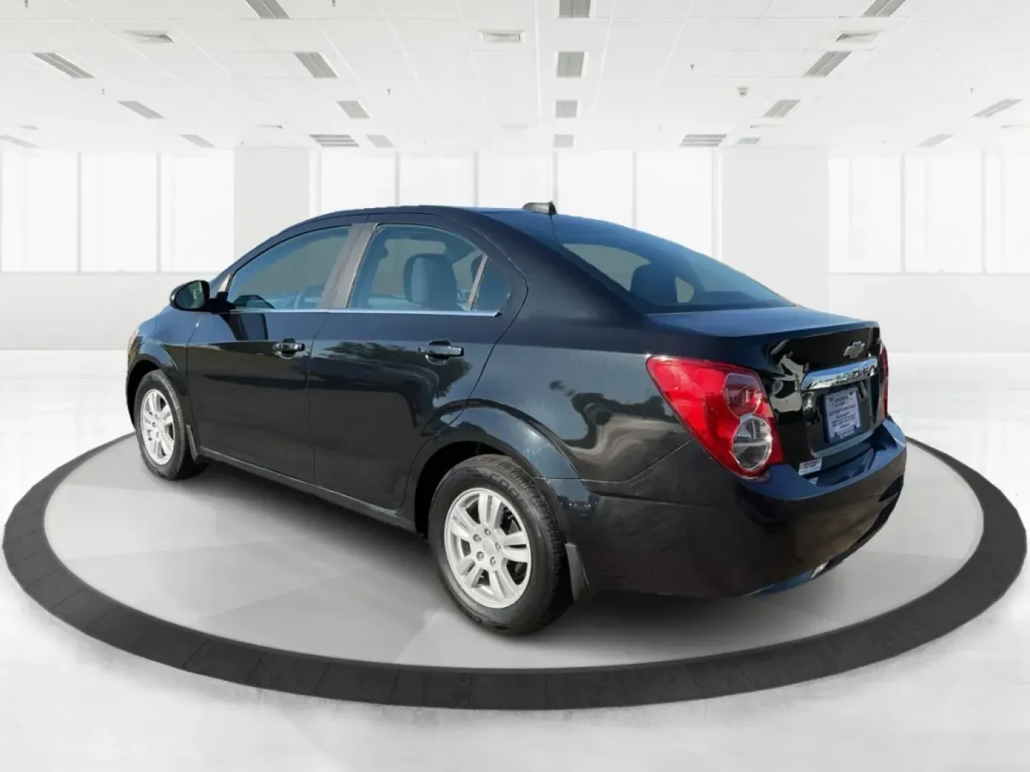 2015 Chevrolet Sonic LT Auto (1G1JC5SG4F4) with an Other engine, located at 401 Woodman Dr, Riverside, OH, 45431, (937) 908-9800, 39.760899, -84.123421 - ### Discover Your Next Adventure with this 2015 Chevrolet Sonic LT Auto!<br /> <br /> Are you searching for a reliable sedan that's perfect for your daily commute or weekend getaways? Look no further than this stunning 2015 Chevrolet Sonic LT Auto, available now at Advantage Car and Credit in Morain - Photo#4