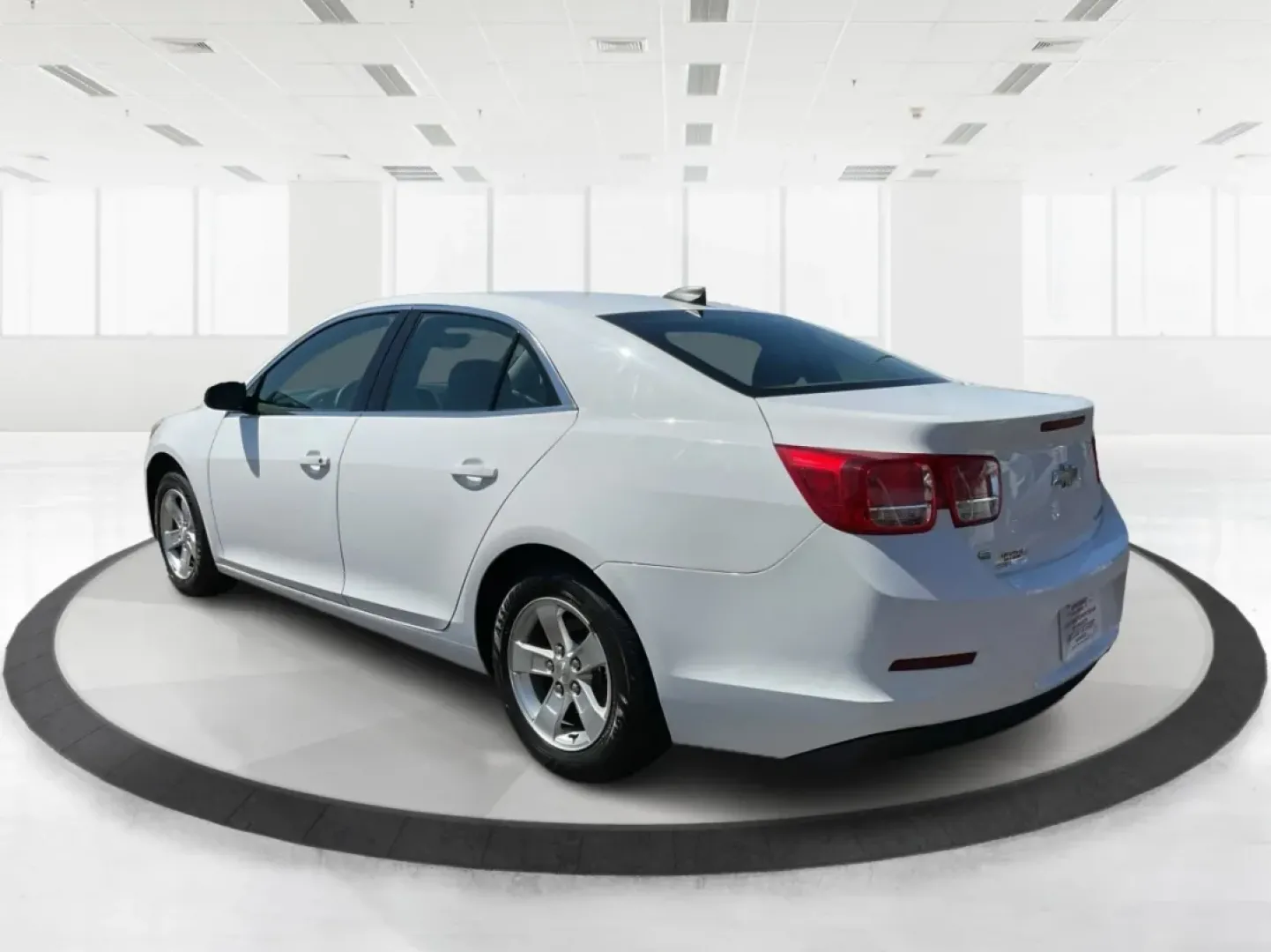 2015 Chevrolet Malibu 1FL (1G11A5SL9FU) with an ECOTEC 2.5L I-4 gasoline direct injection engine, located at 8750 N County Rd 25A, Piqua, OH, 45356, (937) 908-9800, 40.164391, -84.232513 - **Discover Your Next Adventure with the 2015 Chevrolet Malibu at Advantage Car and Credit - Troy!**<br /> <br /> Are you in search of a reliable sedan that seamlessly combines style, comfort, and performance for your daily commute? Look no further! The 2015 Chevrolet Malibu 1FL is the perfect vehicl - Photo#4