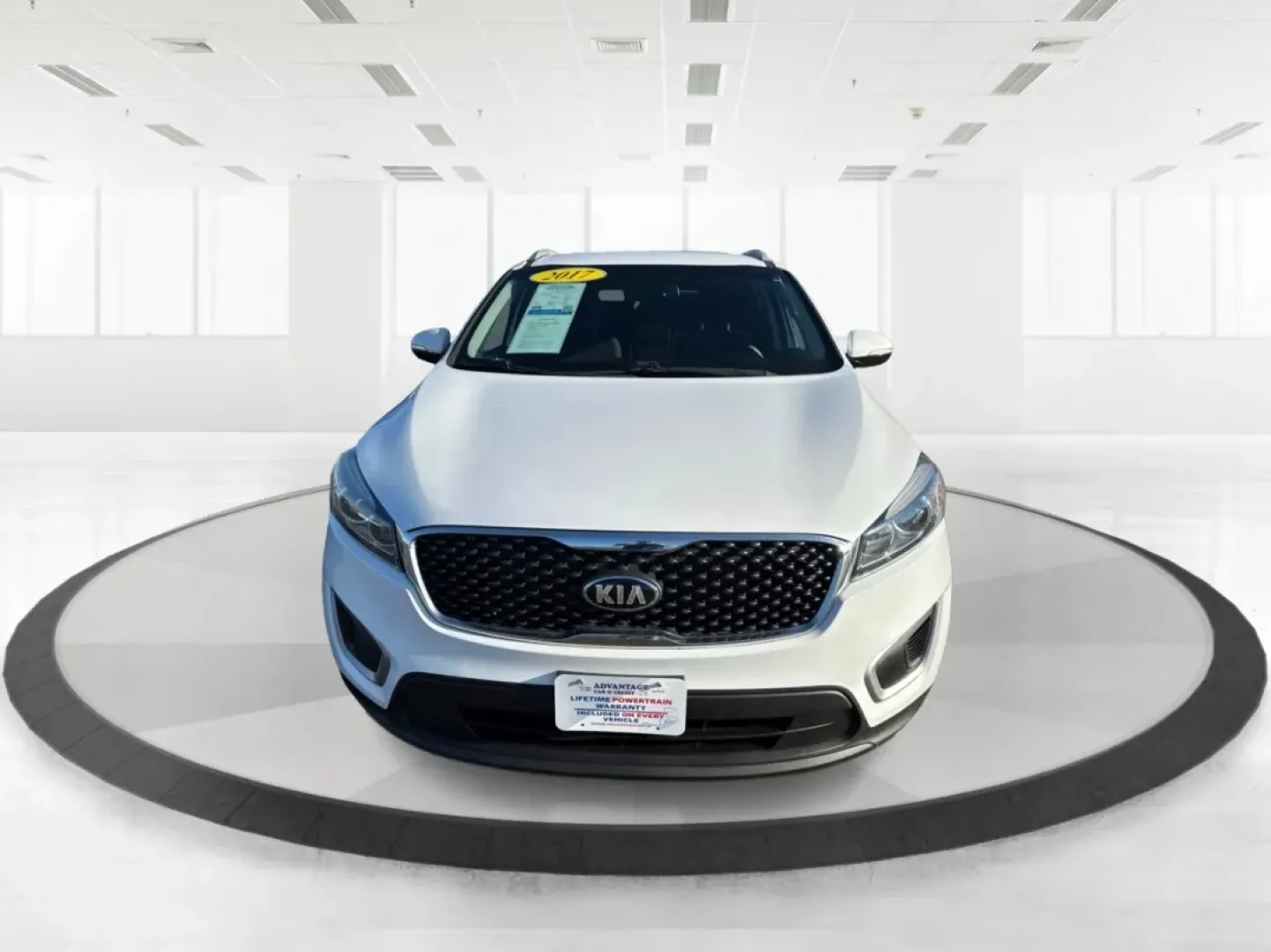 2017 Kia Sorento 2.4L LX (5XYPG4A34HG) with an 2.4L I-4 gasoline direct injection engine, located at 1099 N County Rd 25A , Troy, OH, 45373, (937) 908-9800, 40.057079, -84.212883 - ### Experience Adventure with the 2017 Kia Sorento at Advantage Car and Credit - Troy<br /> <br /> If you're seeking a vehicle that can handle both daily commutes and weekend getaways, look no further than the 2017 Kia Sorento! This versatile SUV combines style, comfort, and functionality, making it - Photo#7