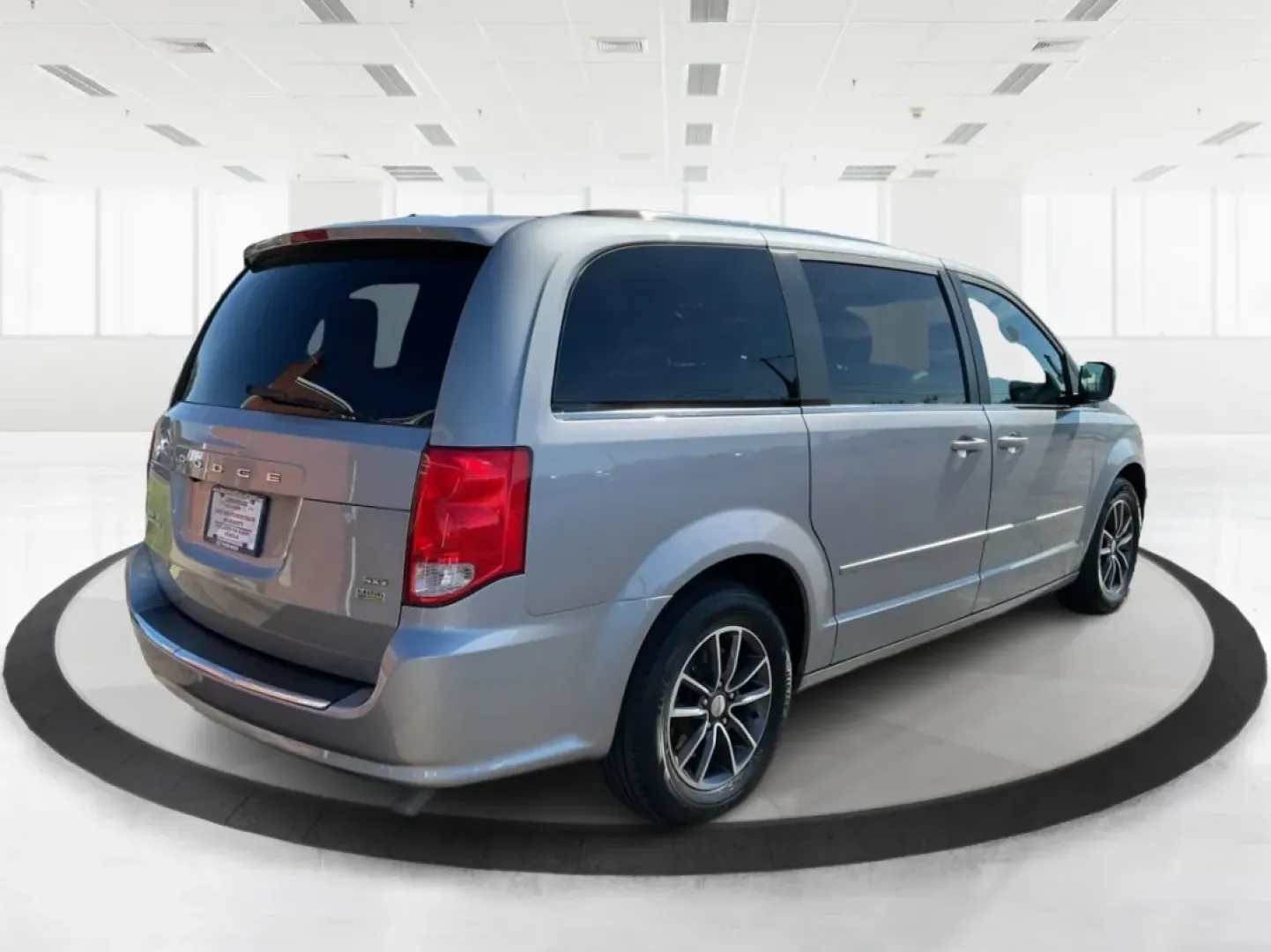 2017 Dodge Grand Caravan SXT (2C4RDGCG5HR) with an Pentastar 3.6L V-6 DOHC engine, located at 1184 Kauffman Ave, Fairborn, OH, 45324, (937) 908-9800, 39.807072, -84.030914 - **Adventure Awaits with the 2017 Dodge Grand Caravan SXT in Fairborn, OH!**<br /> <br /> Are you looking for the perfect vehicle to accommodate your growing family or to embark on weekend adventures? Look no further! The 2017 Dodge Grand Caravan SXT is designed for those who prioritize space, comfor - Photo#2