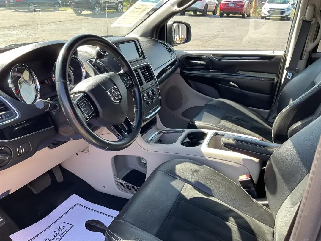 2017 Dodge Grand Caravan SXT (2C4RDGCG5HR) with an Pentastar 3.6L V-6 DOHC engine, located at 1230 East Main St, Xenia, OH, 45385, (937) 908-9800, 39.688026, -83.910172 - **Adventure Awaits with the 2017 Dodge Grand Caravan SXT in Fairborn, OH!**<br /> <br /> Are you looking for the perfect vehicle to accommodate your growing family or to embark on weekend adventures? Look no further! The 2017 Dodge Grand Caravan SXT is designed for those who prioritize space, comfor - Photo#9