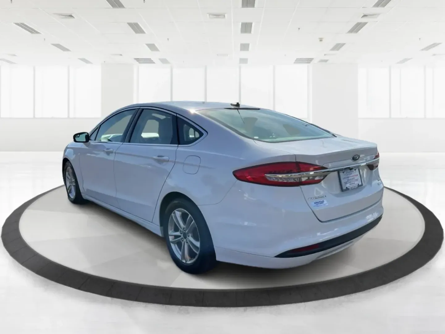 2018 Ford Fusion SE (3FA6P0HD4JR) with an Other engine, located at 8750 N County Rd 25A, Piqua, OH, 45356, (937) 908-9800, 40.164391, -84.232513 - **Experience the Perfect Blend of Comfort and Style with this 2018 Ford Fusion SE at Advantage Car and Credit Piqua!**<br /> <br /> Are you searching for a reliable sedan that combines comfort, tech features, and a sleek design? Look no further than this stunning **2018 Ford Fusion SE**! This car i - Photo#4
