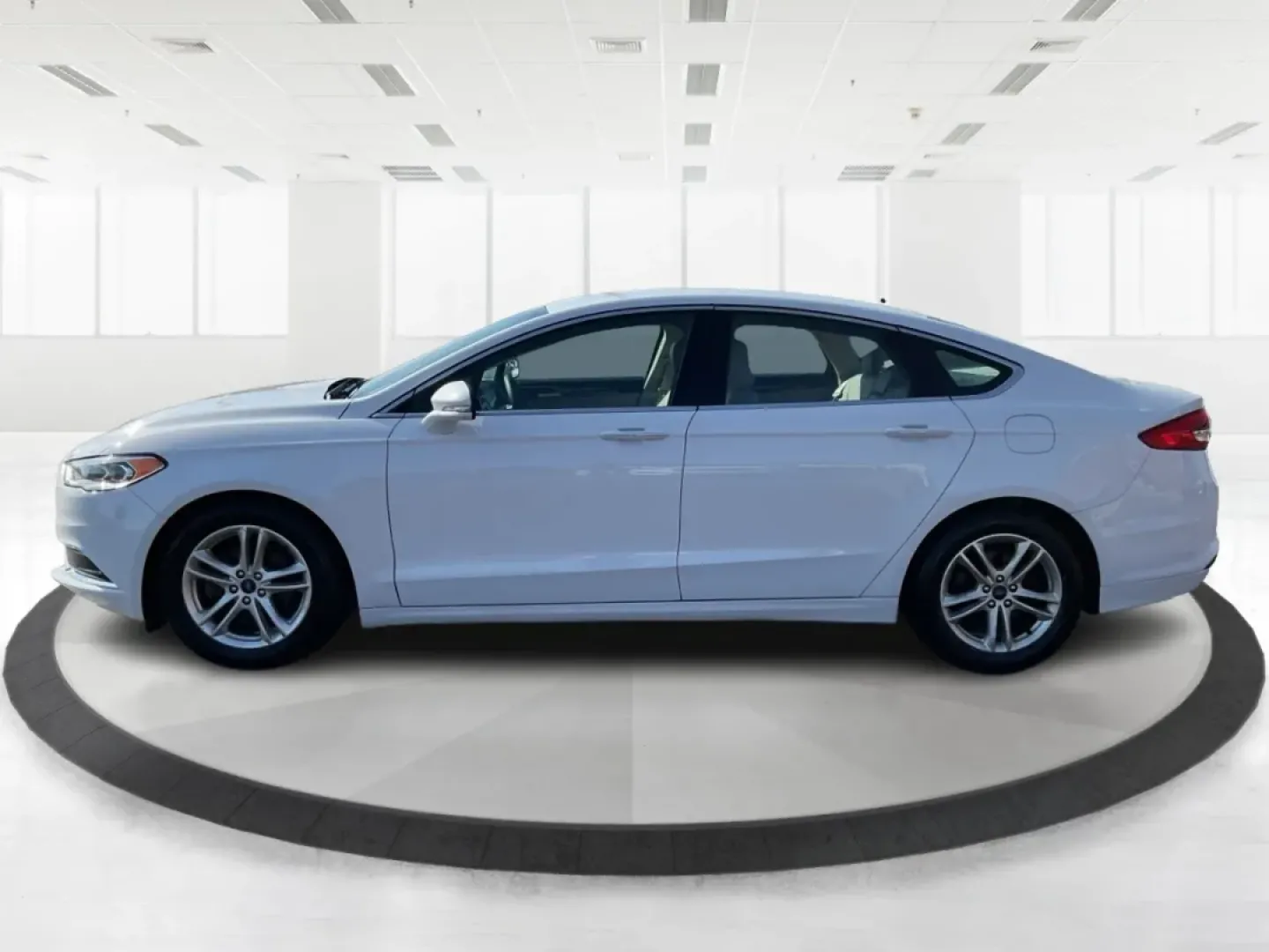 2018 Ford Fusion SE (3FA6P0HD4JR) with an Other engine, located at 1184 Kauffman Ave, Fairborn, OH, 45324, (937) 908-9800, 39.807072, -84.030914 - **Experience the Perfect Blend of Comfort and Style with this 2018 Ford Fusion SE at Advantage Car and Credit Piqua!**<br /> <br /> Are you searching for a reliable sedan that combines comfort, tech features, and a sleek design? Look no further than this stunning **2018 Ford Fusion SE**! This car i - Photo#5