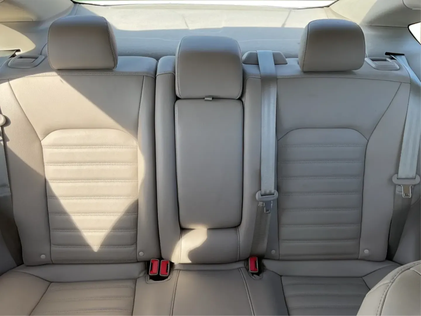 2018 Ford Fusion SE (3FA6P0HD4JR) with an Other engine, located at 1184 Kauffman Ave, Fairborn, OH, 45324, (937) 908-9800, 39.807072, -84.030914 - **Experience the Perfect Blend of Comfort and Style with this 2018 Ford Fusion SE at Advantage Car and Credit Piqua!**<br /> <br /> Are you searching for a reliable sedan that combines comfort, tech features, and a sleek design? Look no further than this stunning **2018 Ford Fusion SE**! This car i - Photo#14