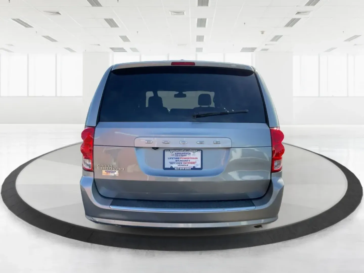 2019 Dodge Grand Caravan GT (2C4RDGEG7KR) with an Pentastar 3.6L V-6 DOHC engine, located at 1230 East Main St, Xenia, OH, 45385, (937) 908-9800, 39.688026, -83.910172 - Are you searching for the perfect vehicle that can effortlessly fit into your family's busy lifestyle? Look no further! The 2019 Dodge Grand Caravan GT is the ultimate choice for growing families, weekend adventurers, and anyone needing a reliable and spacious ride. With its impressive safety featur - Photo#3