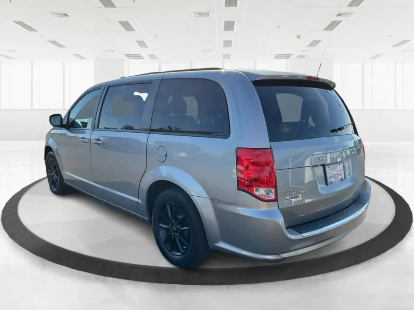 2019 Dodge Grand Caravan GT (2C4RDGEG7KR) with an Pentastar 3.6L V-6 DOHC engine, located at 1230 East Main St, Xenia, OH, 45385, (937) 908-9800, 39.688026, -83.910172 - Are you searching for the perfect vehicle that can effortlessly fit into your family's busy lifestyle? Look no further! The 2019 Dodge Grand Caravan GT is the ultimate choice for growing families, weekend adventurers, and anyone needing a reliable and spacious ride. With its impressive safety featur - Photo#4